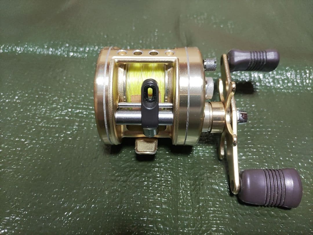 SHIMANO Calcutta 5.0:1 260g Baitcasting Reel Used JDM Japan