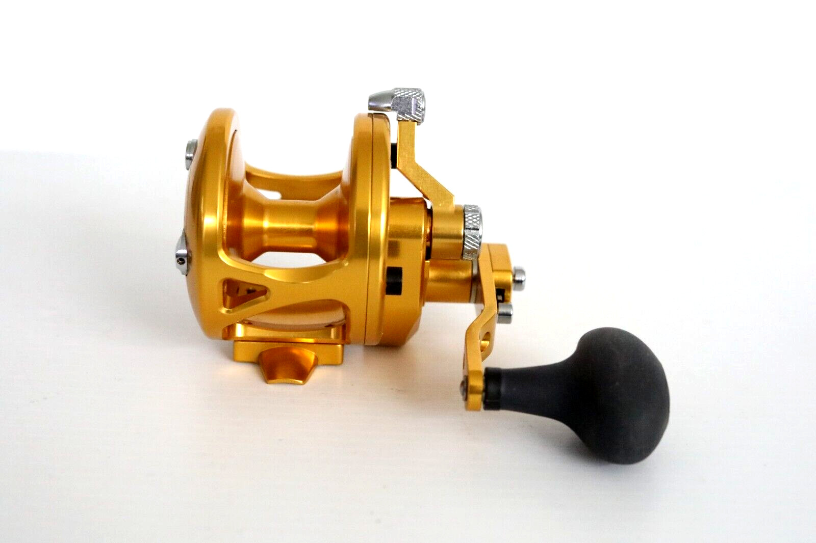 Avet JX6/3 MC G2 NGP Two-Speed Lever Drag Reel – GOLD – Right Handed – NEW