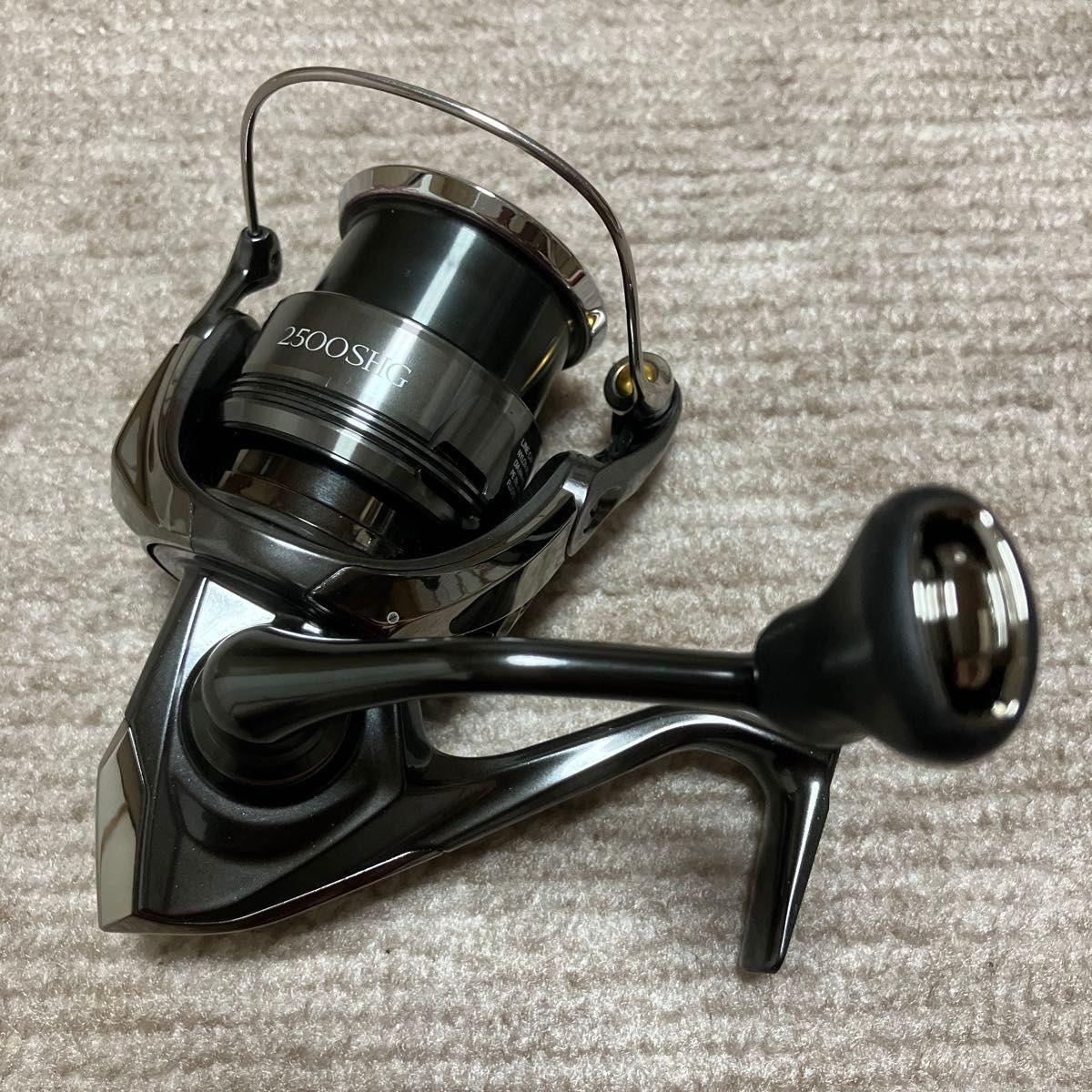 [Near Mint] Shimano 24 Twin Power 2500SHG Freshwater Spinning Reel – From JAPAN
