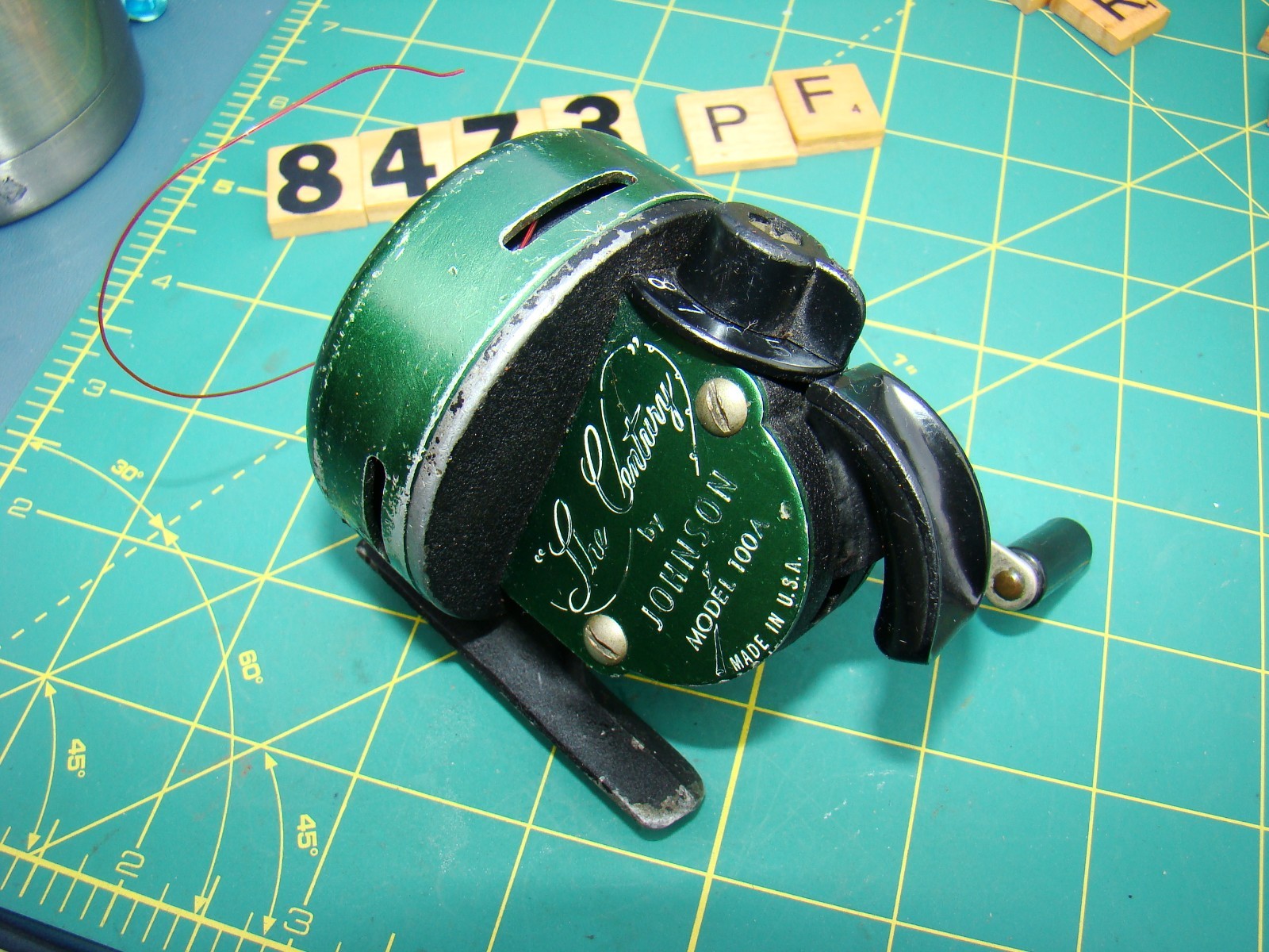 V8473 PF JOHNSON EARLY MODEL 100A THE CENTURY MADE IN USA FISHING REEL