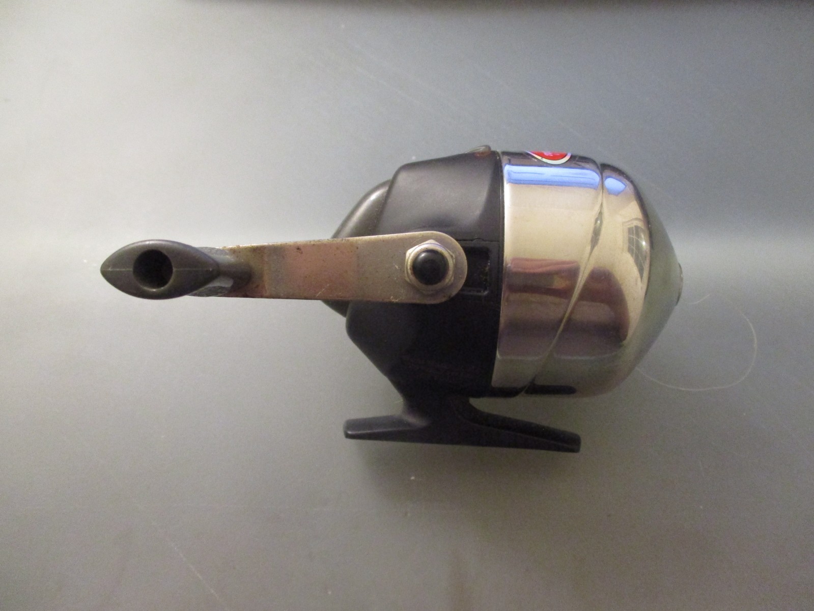 Shakespeare Spincasting Fishing Reel SY10 U Gear Ratio:3.4:1 75yds./10lb.