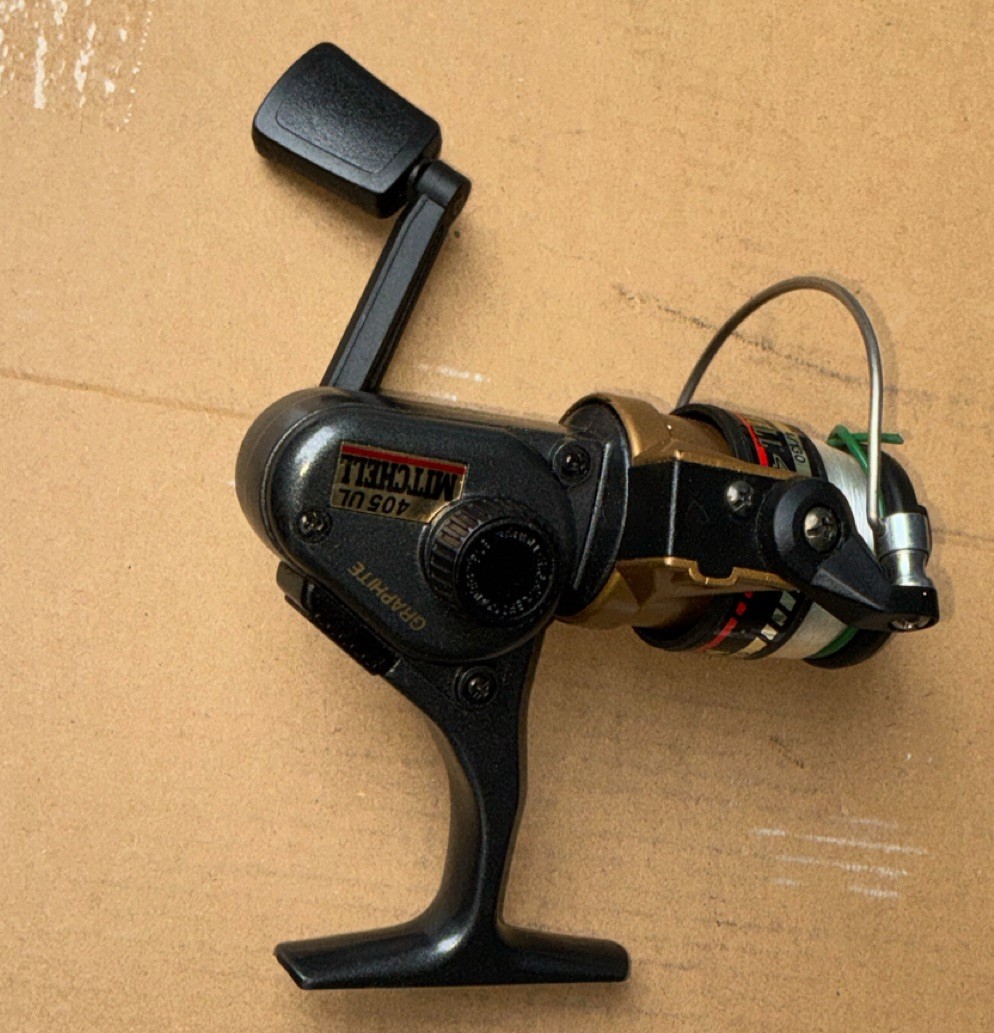 Graphite 70 Spinning Reel 4.0:1 Ball Bearing Front Drag 10/80 Black/Gold