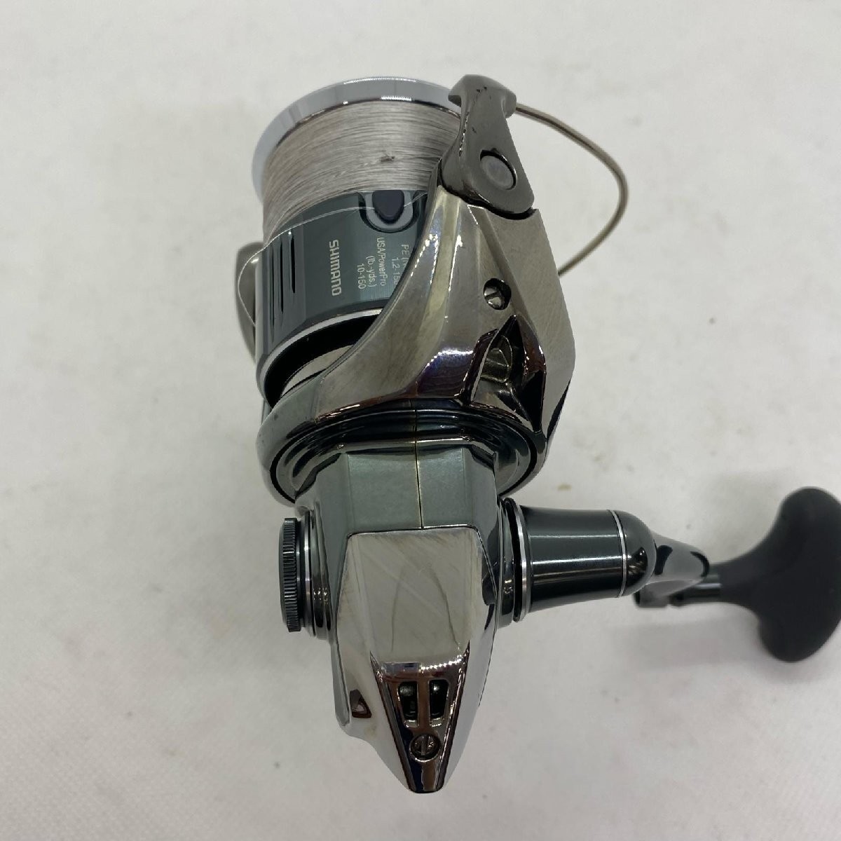 SHIMANO 22 STELLA C3000MHG Spinning Reel with Box Scratches