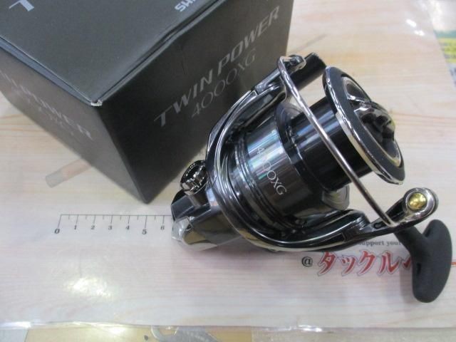 Shimano 24 Twin Power 4000XG Spinning Reel Used