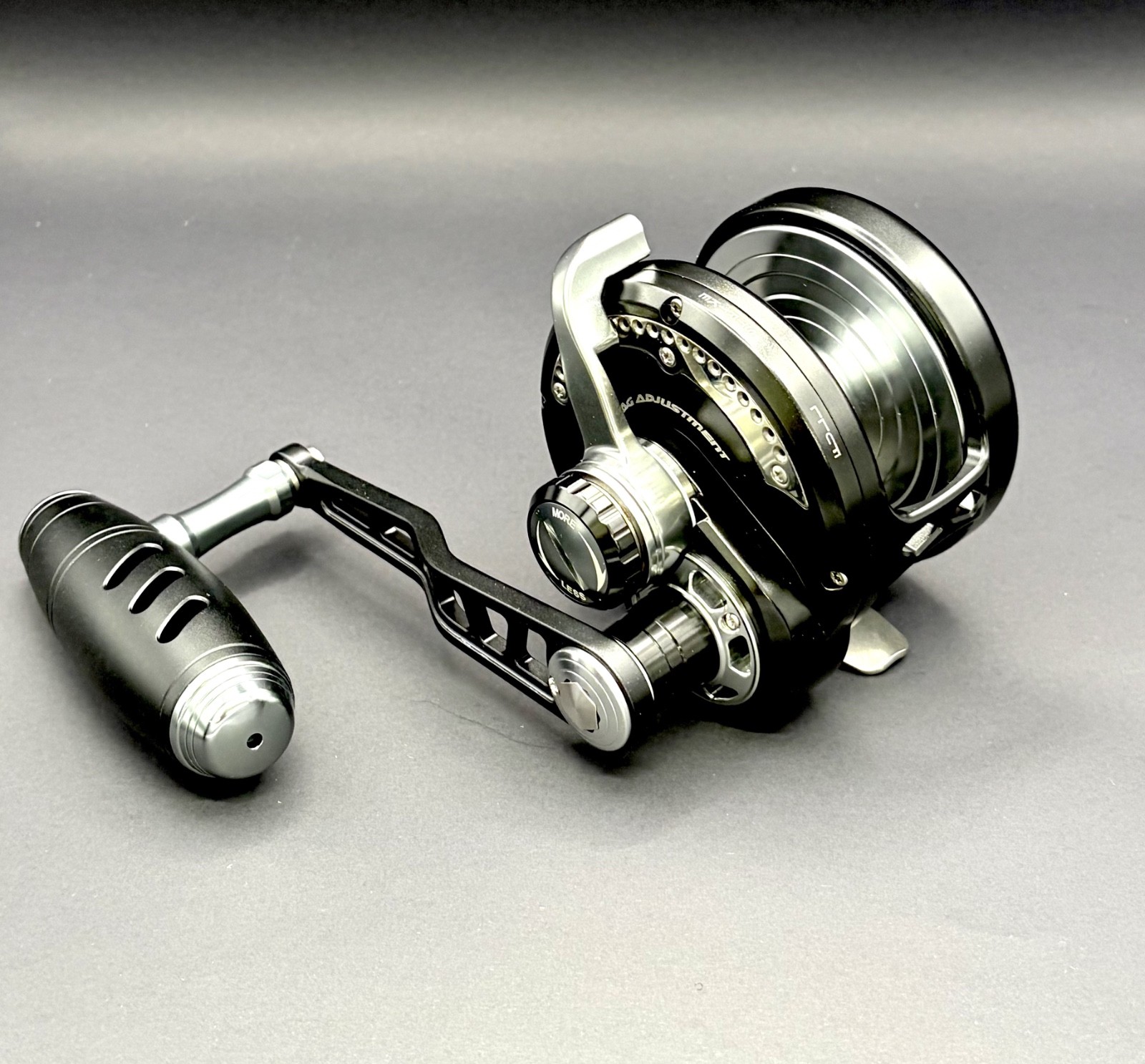Original Maxel Rage 90N RH Lever Drag Reel Matt BLK/Light Gray Free Shipping