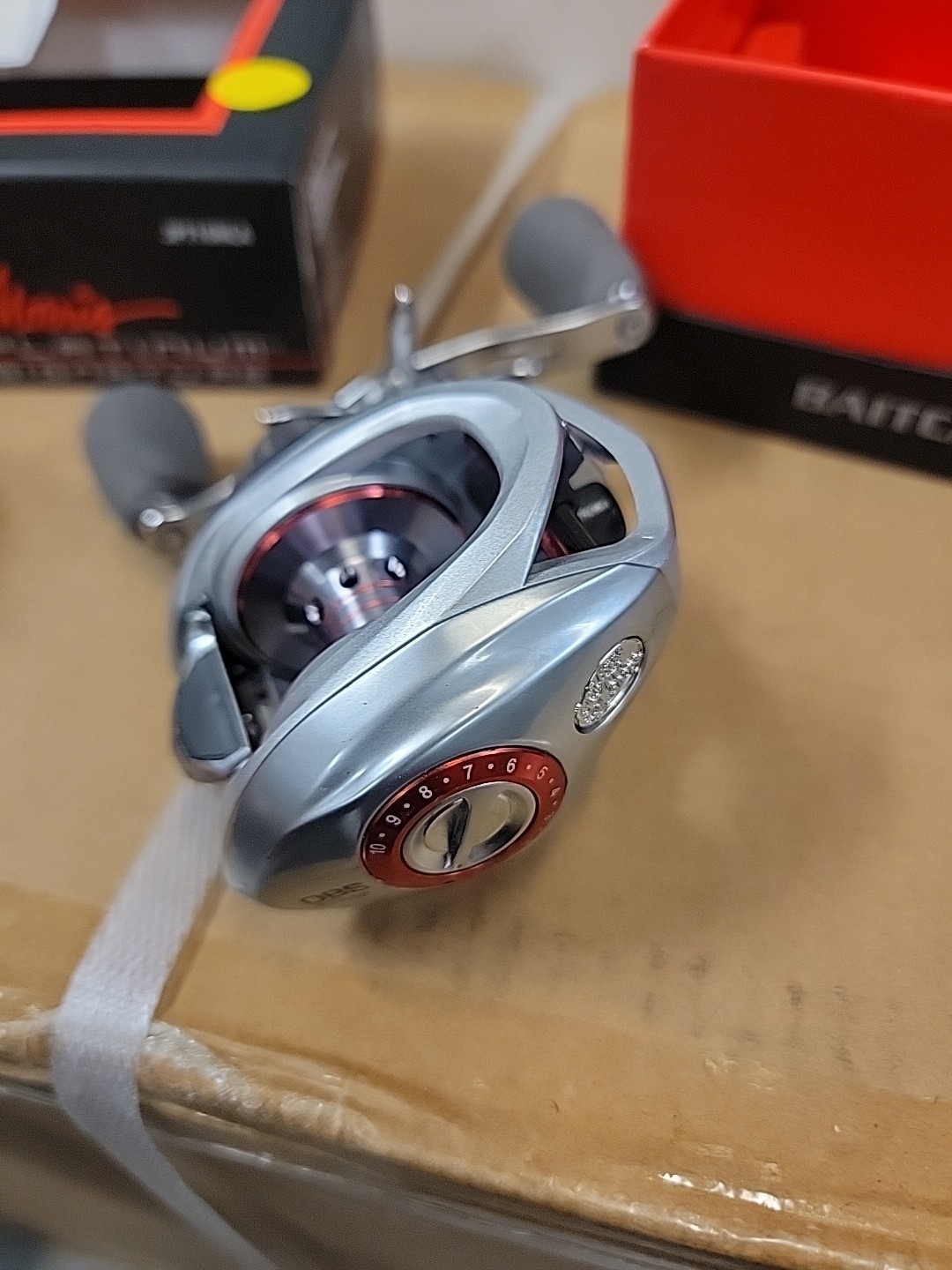Bass Pro Shops Johnny Morris Platinum Signature LEFT Baitcast Reel JPT10HLA6.8:1