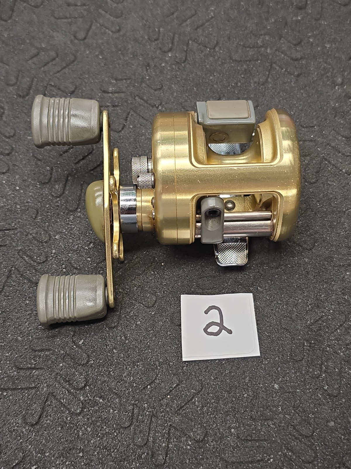 Vintage Shimano Calcutta 50 Gold Round Baitcasting Reel – Made In Japan #2