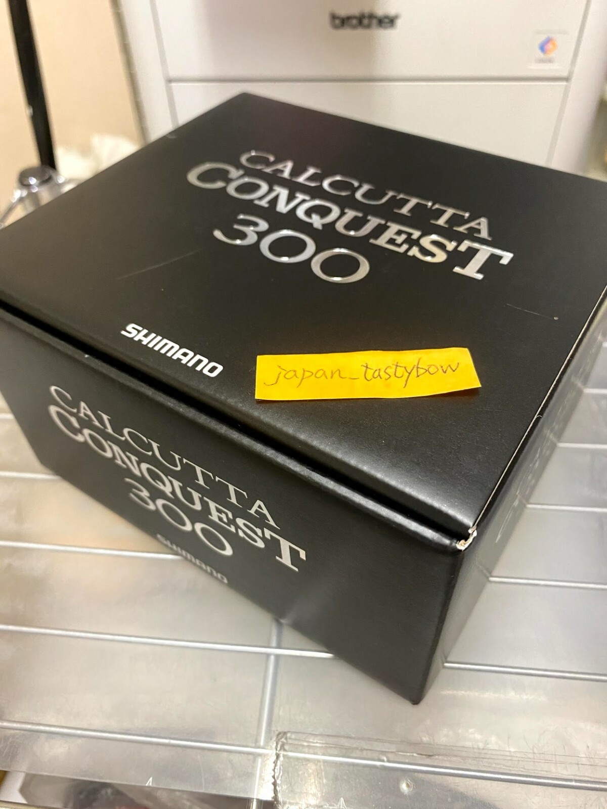 SHIMANO Reel Bait Reel 18 Calcutta Conquest 300 Right
