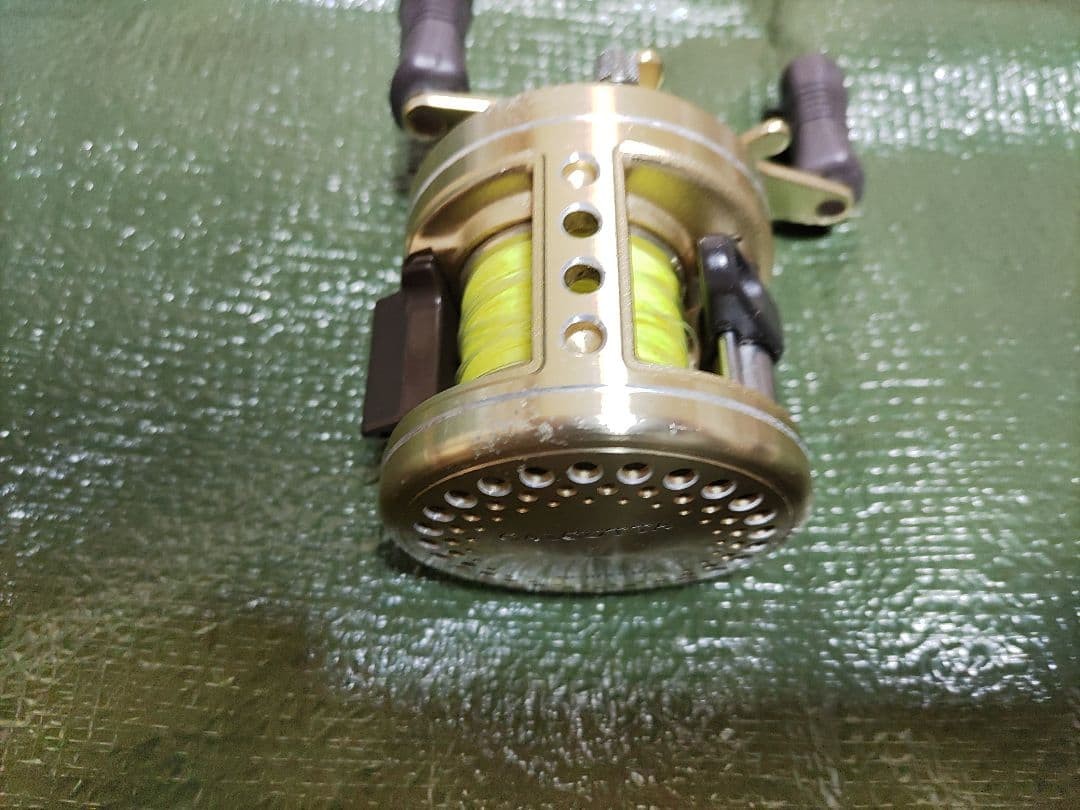 SHIMANO Calcutta 5.0:1 260g Baitcasting Reel Used JDM Japan
