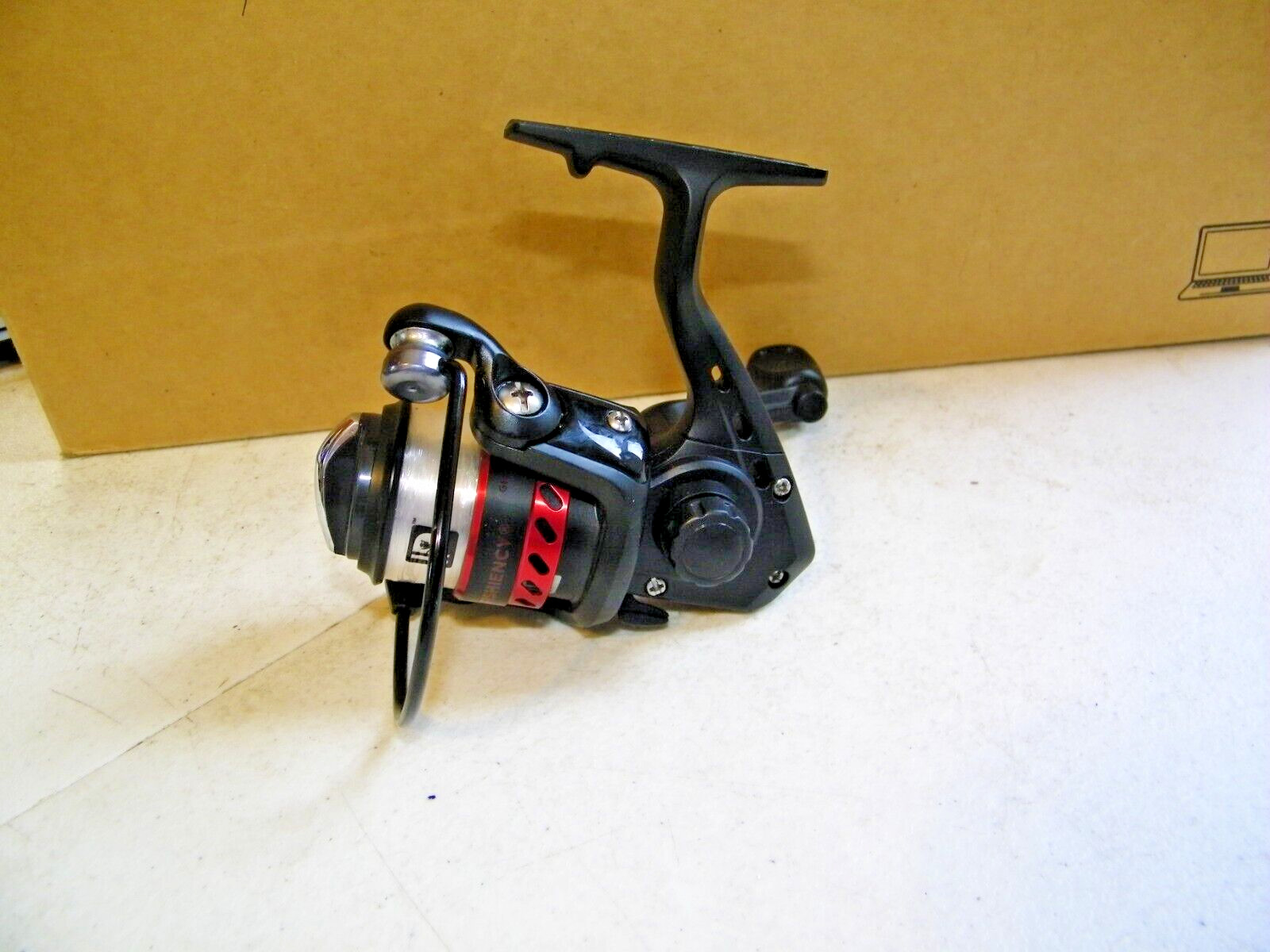 Profishiency 21-301 spinning reel New No Box