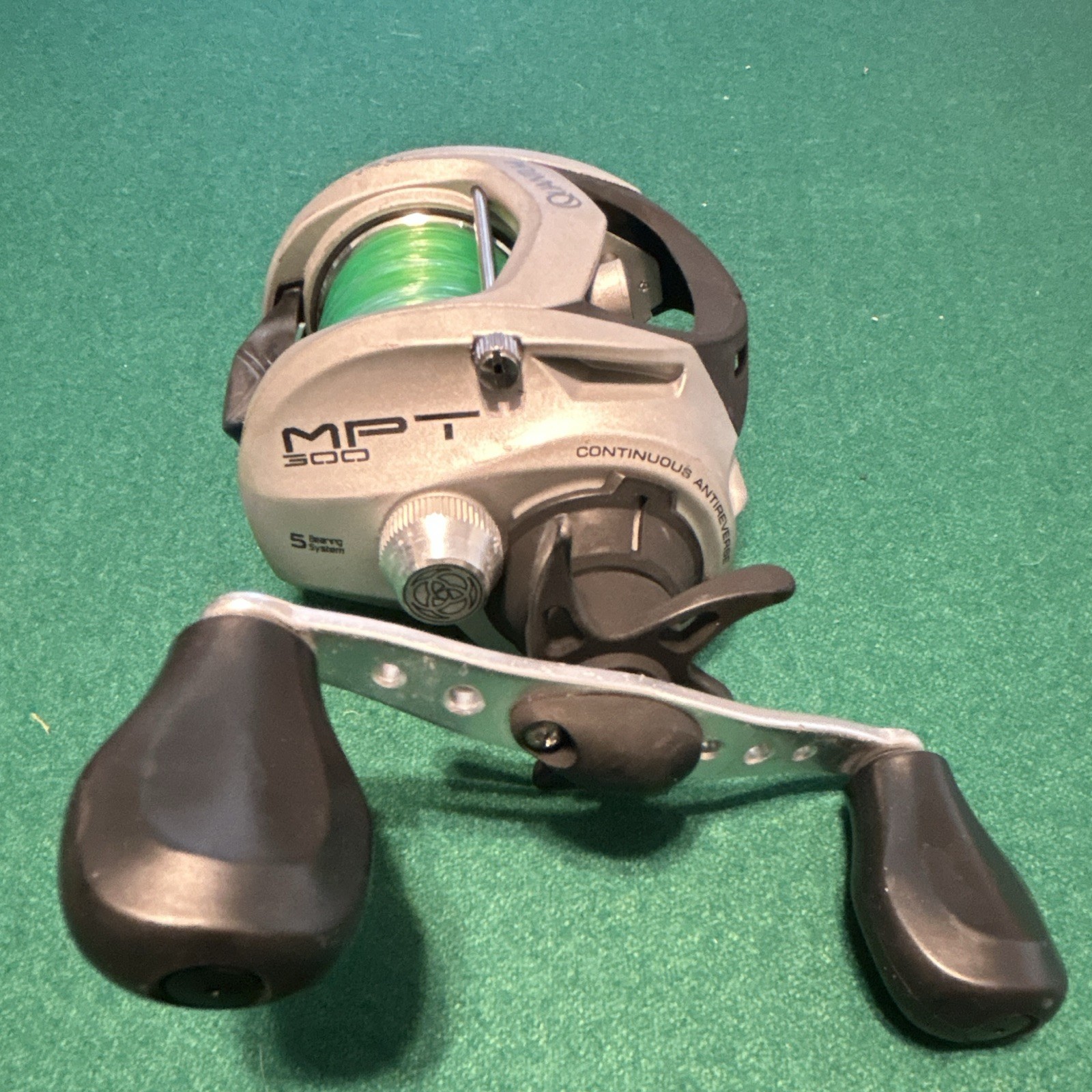 Quantum MPT 300 Right Hand Low Profile Baitcast Reel 7.1:1 5BB