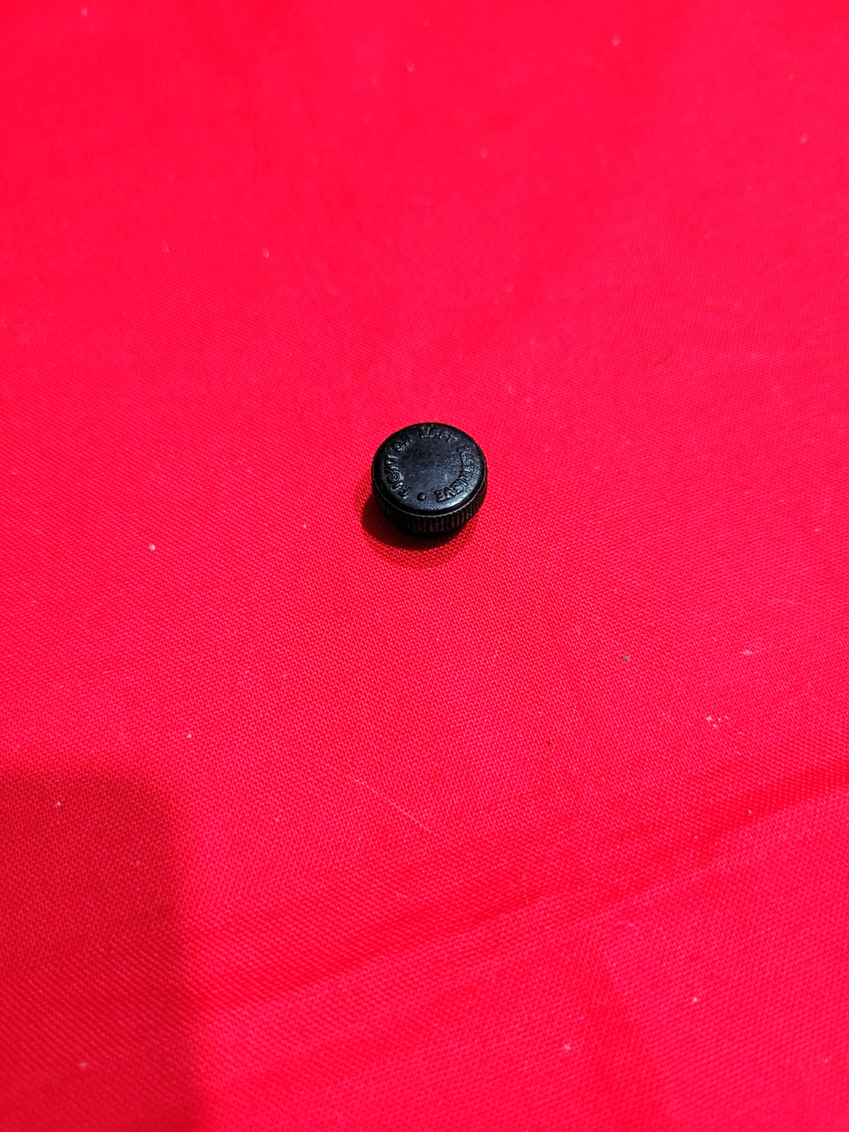 Daiwa handle screw cap that fits the whisker SS1300 reel