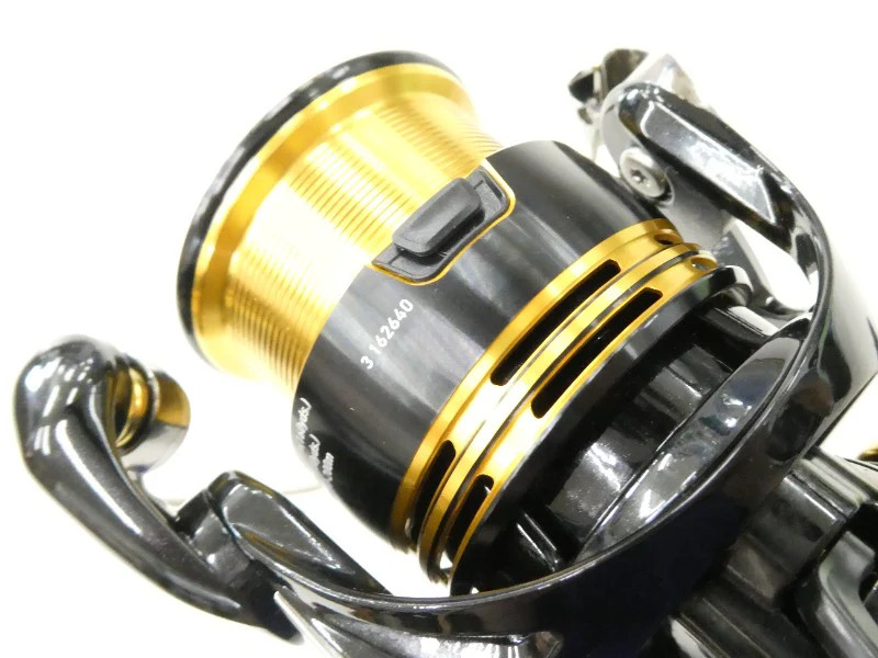 Daiwa 23 Regalis LT2000S-XH Cond/A