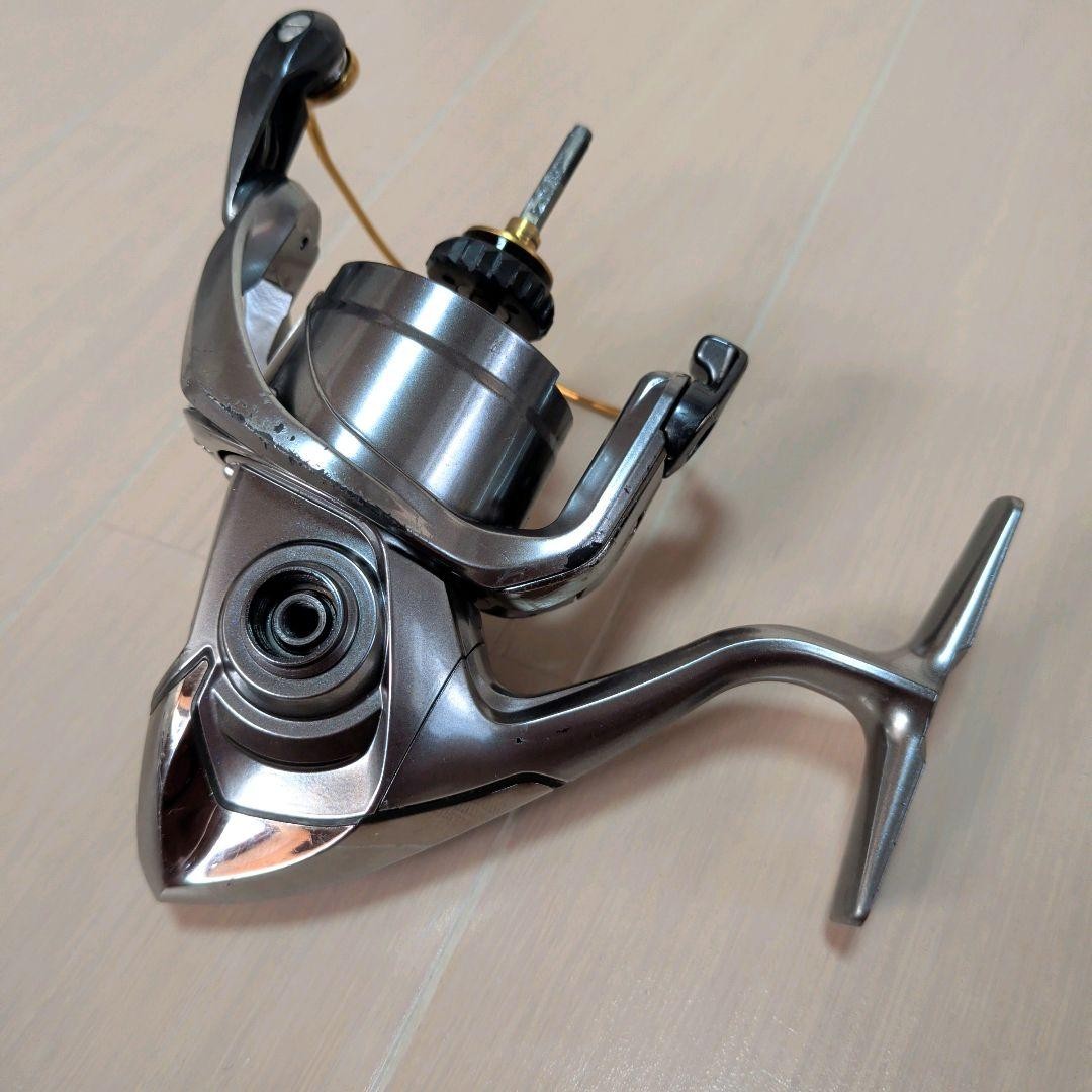 Shimano Vanquish 4000HG Spinning Reel Body Used, Damaged, for Spare Parts