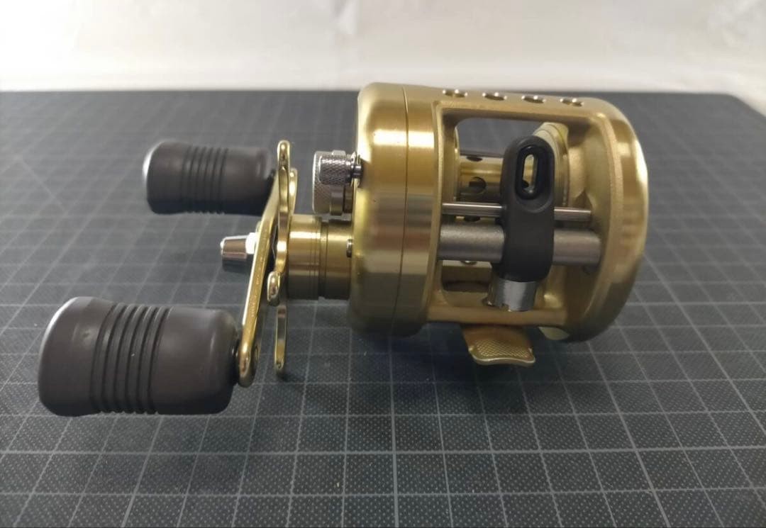 Shimano Calcutta 100XT Fishing Reel Excellent Condition Complete Accessories