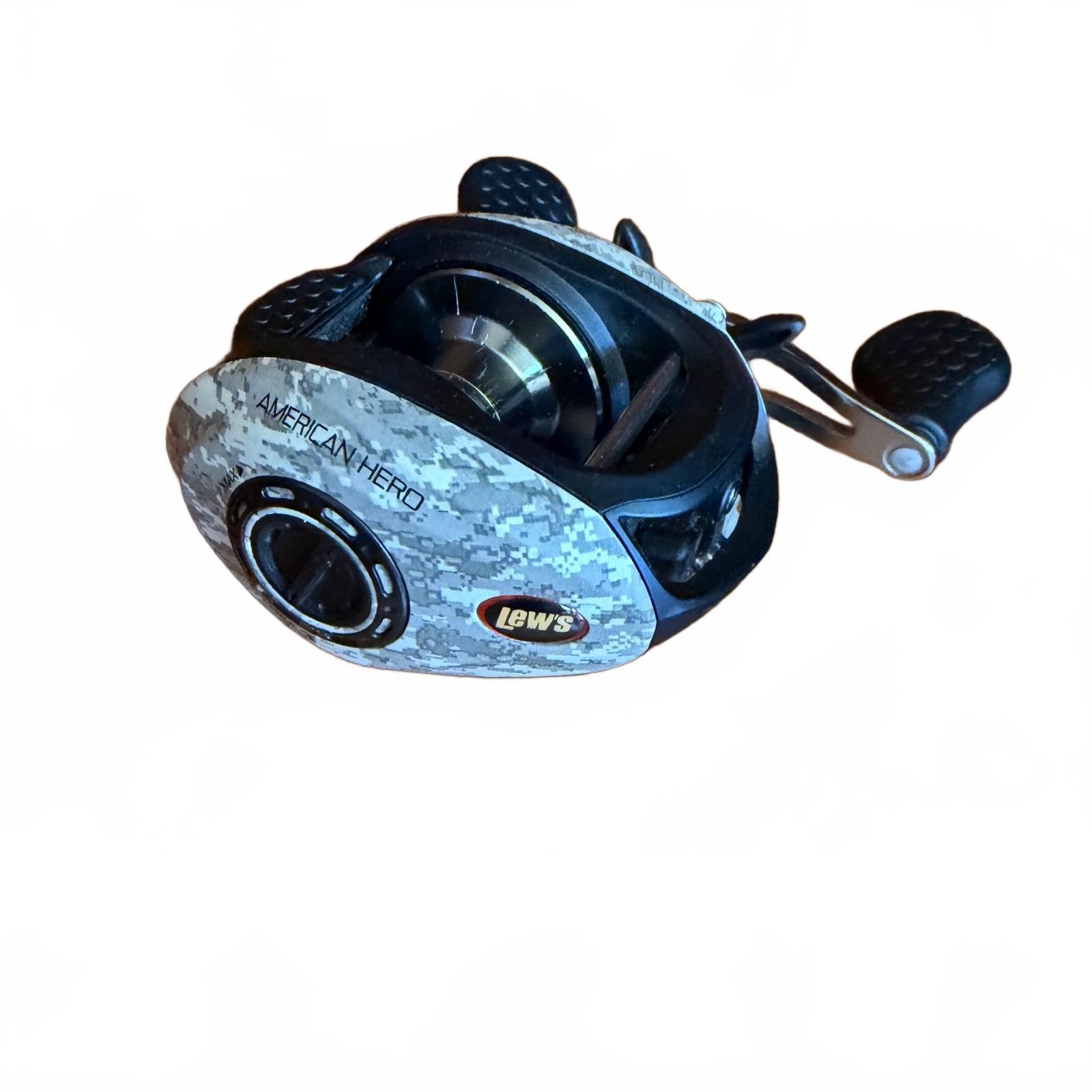 Lew’s American Hero Camo Speed Spool MCS 7.1:1 Baitcast Reel AHC1SL Left-Hand
