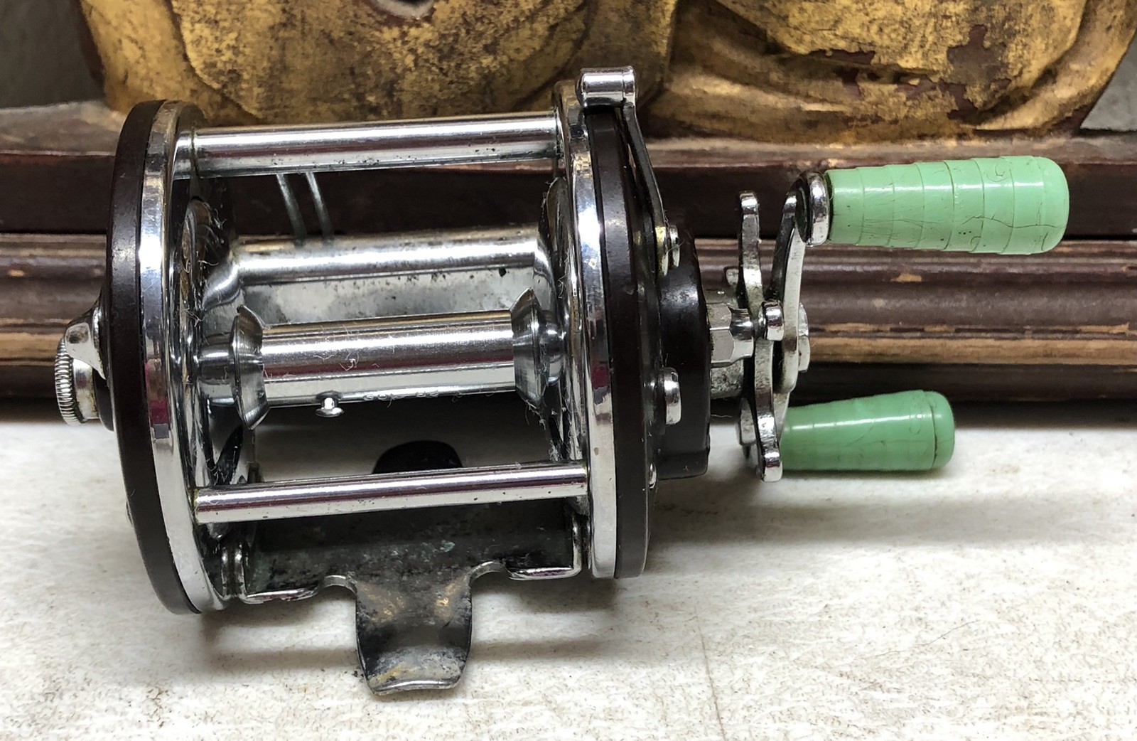 PENN PEER NO 109 FISHING REEL VINTAGE – Green Handle