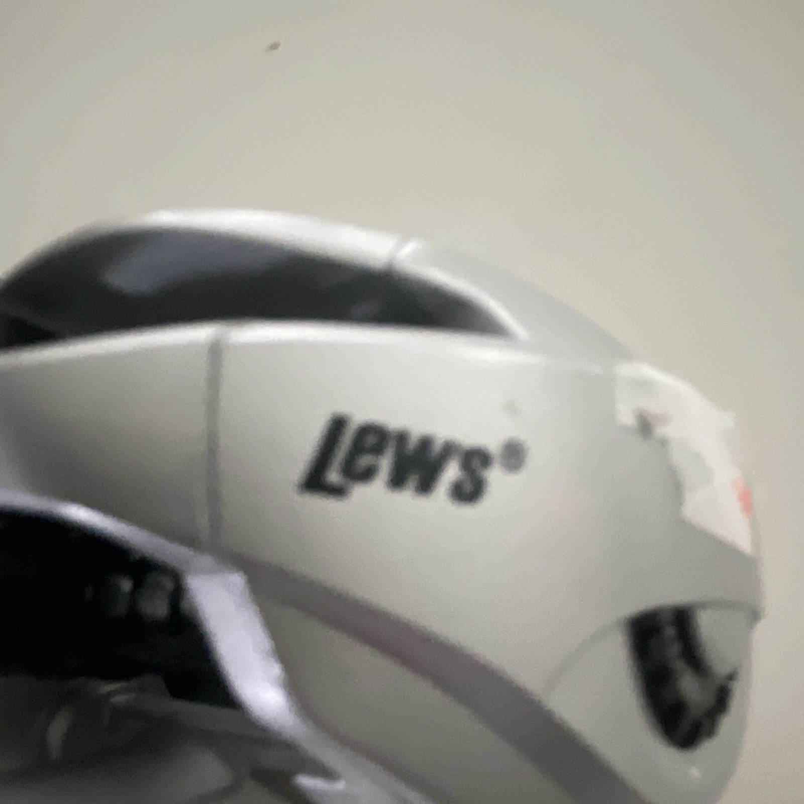 Lew’s MC-1 Baitcast Reel 7.5:1 Right-Hand 5BB 15lb Drag Silver/Black