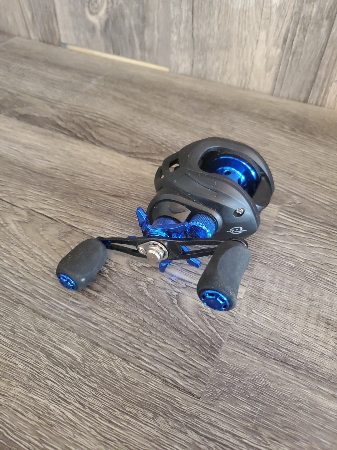 Bait Casting Reel MX 2000 7.2:1 Gear Ratio Right Hand-Color Blue Fishing