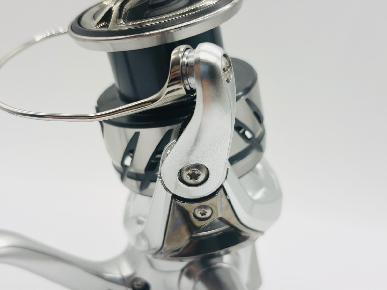 Mint Shimano 23 Stradic C3000XG 6.4:1 Versatile Spinning Reel JDM Box #546