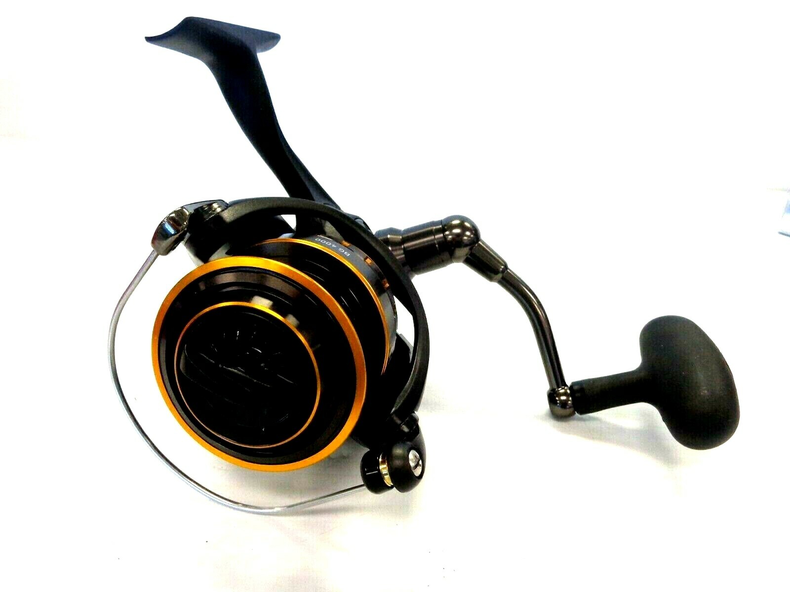 Daiwa BG 4000 Black and Gold Saltwater Spinning Reel BG4000 – NEW