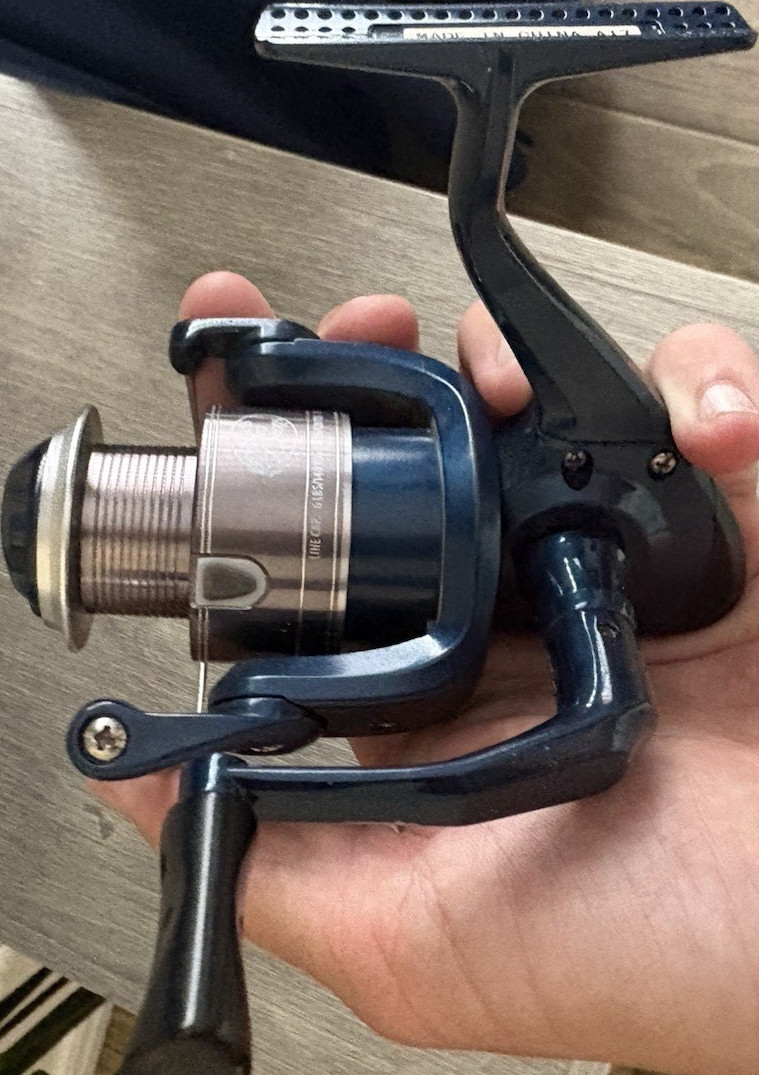 Bass Pro Shops Stampede PROF Spinning Reel 5.2:1 Blue Silver