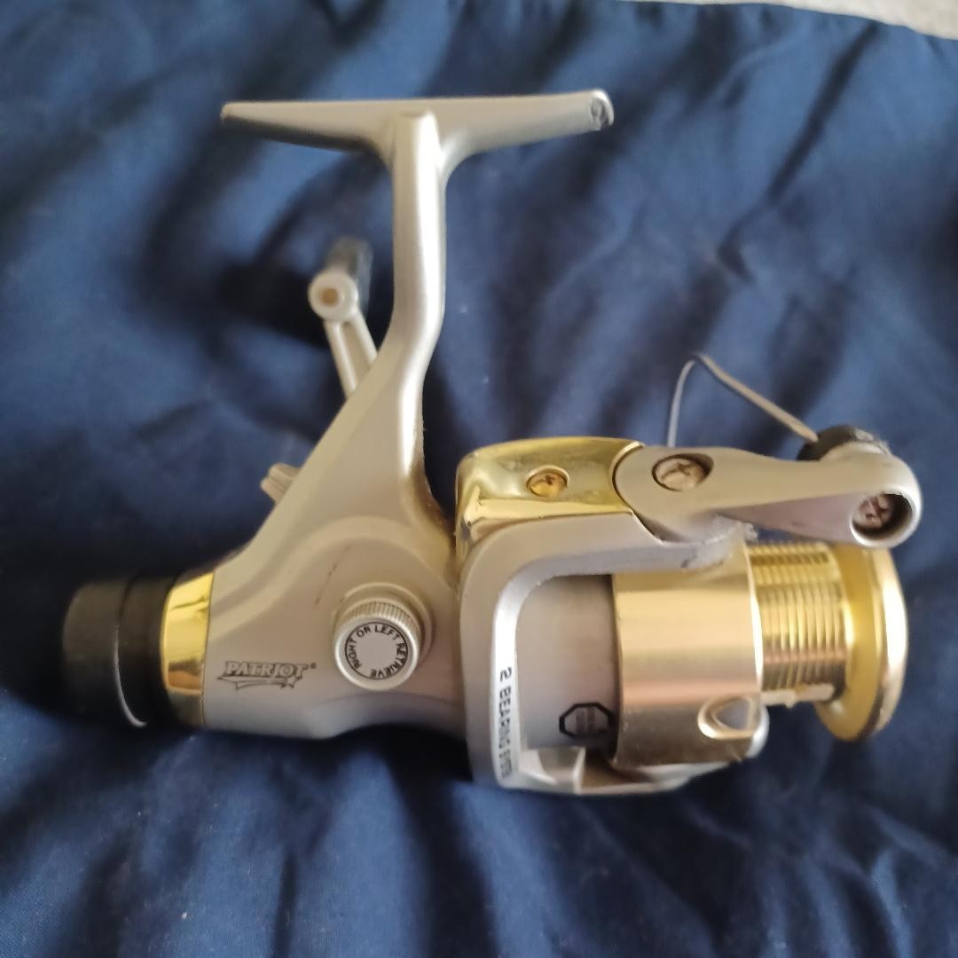 Shakespeare Patriot Left/Right 2 Bearing System 5.2:1 Gear Ratio Spinning Reel