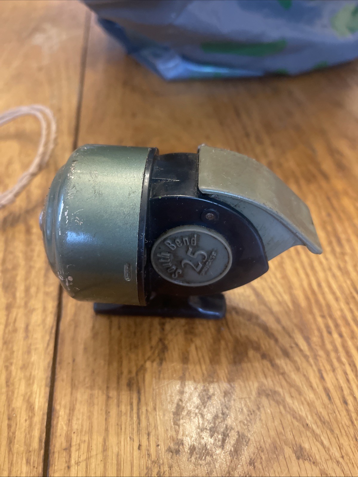 South Bend 25 Spincast plastic Fishing Reel 3-100-0025 Green Black Used No Box