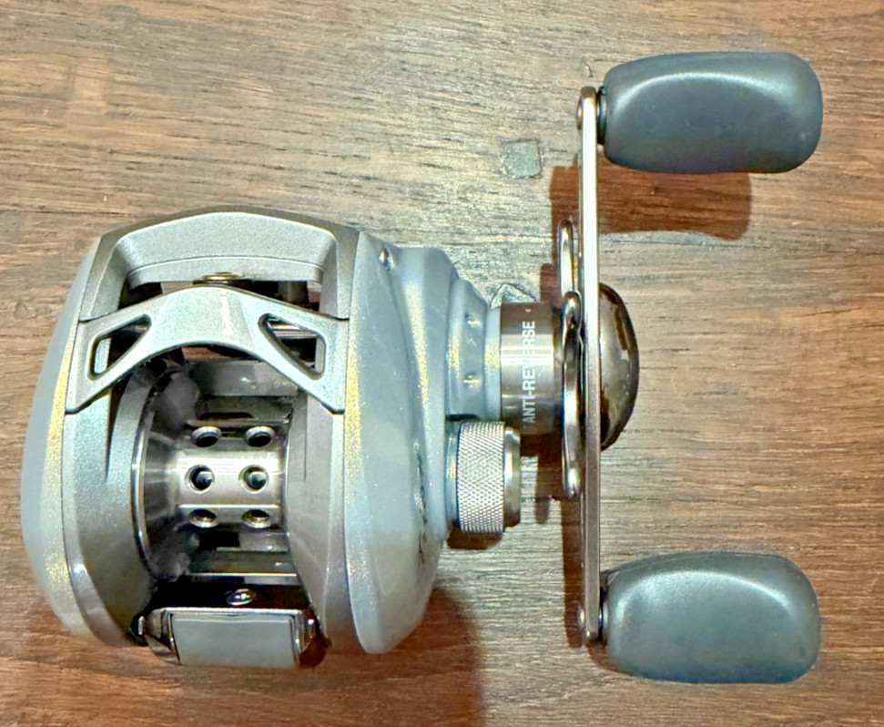 Pflueger Trion 3LP Silver Right Handed Baitcasting Reel