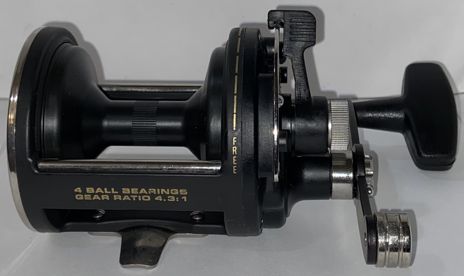 PENN REELS FISHING REEL PENN 25 GLS GRAPHITE LEVER SENATOR 4 BALL BEARINGS NEW