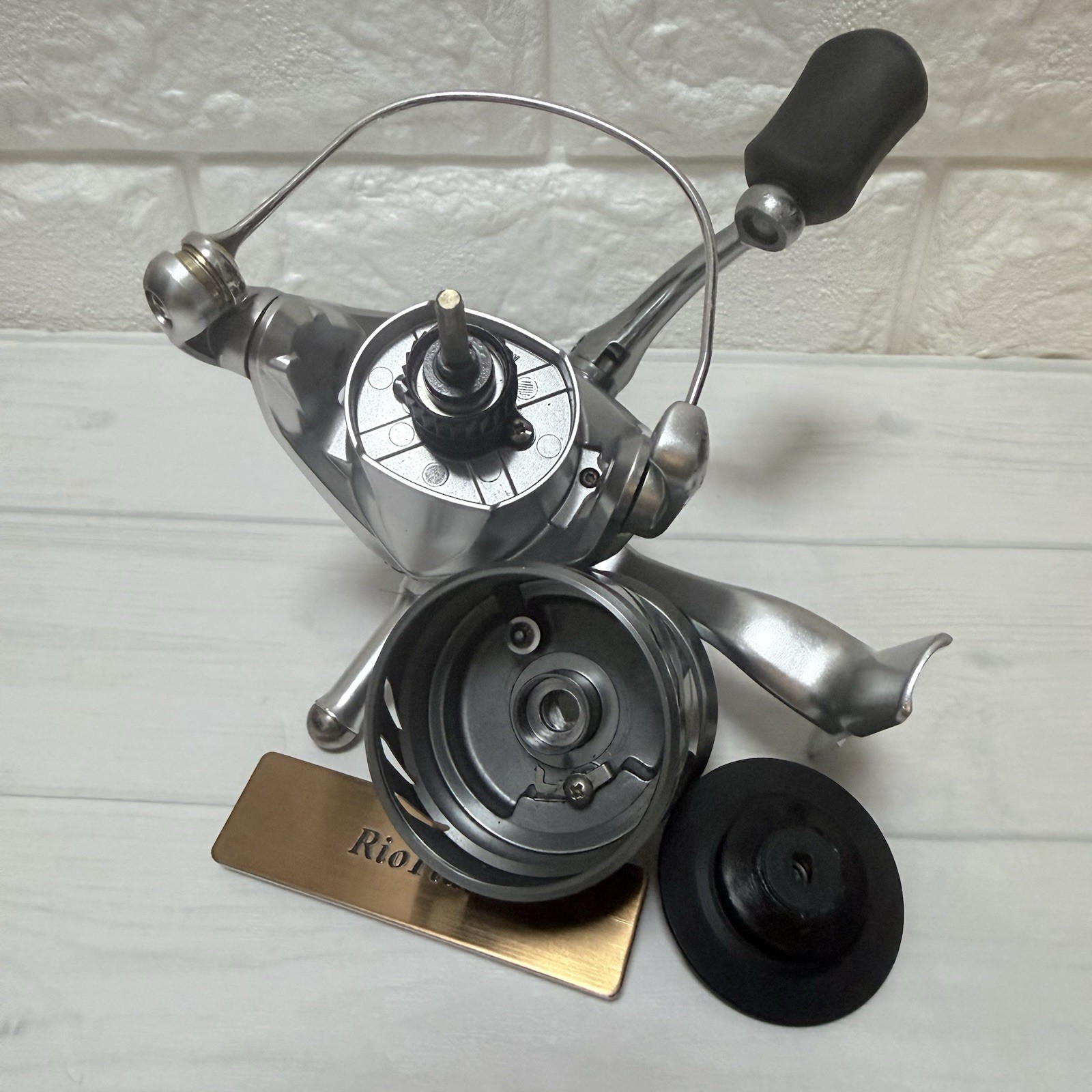 Shimano 15 Stradic 2500S Spinning Reel w/ Reel Stand Exc JDM Bass Fishing LureS