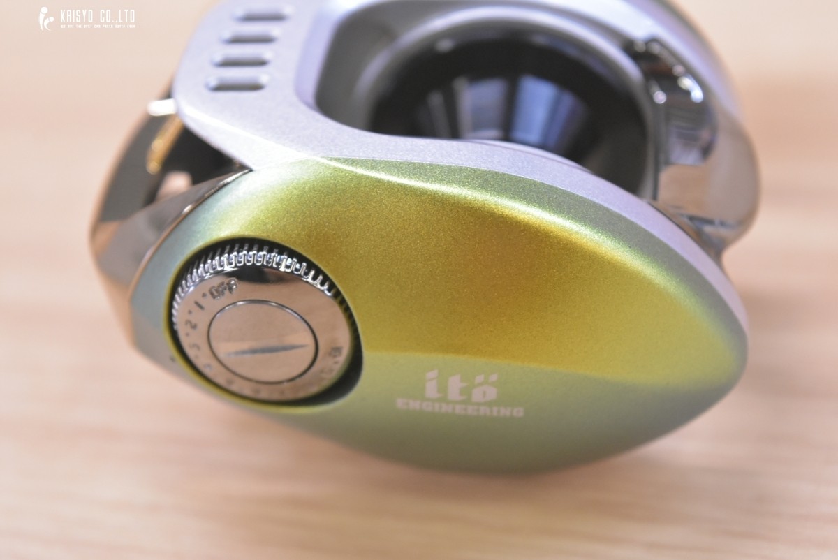 DAIWA × Megabass TD-ito 103M Right-Handed Baitcasting Reel Fishing 3291