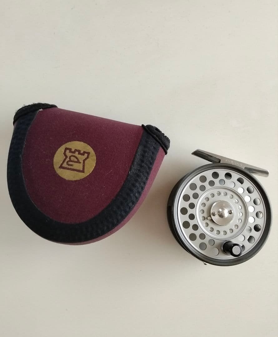Hardy Lightweight Featherweight Fly Fishing Reel with Case England Excellent