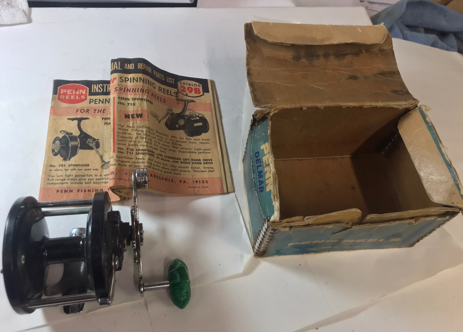 Penn Delmar No.285 Saltwater Fishing Reel, Green Bakelite Handle