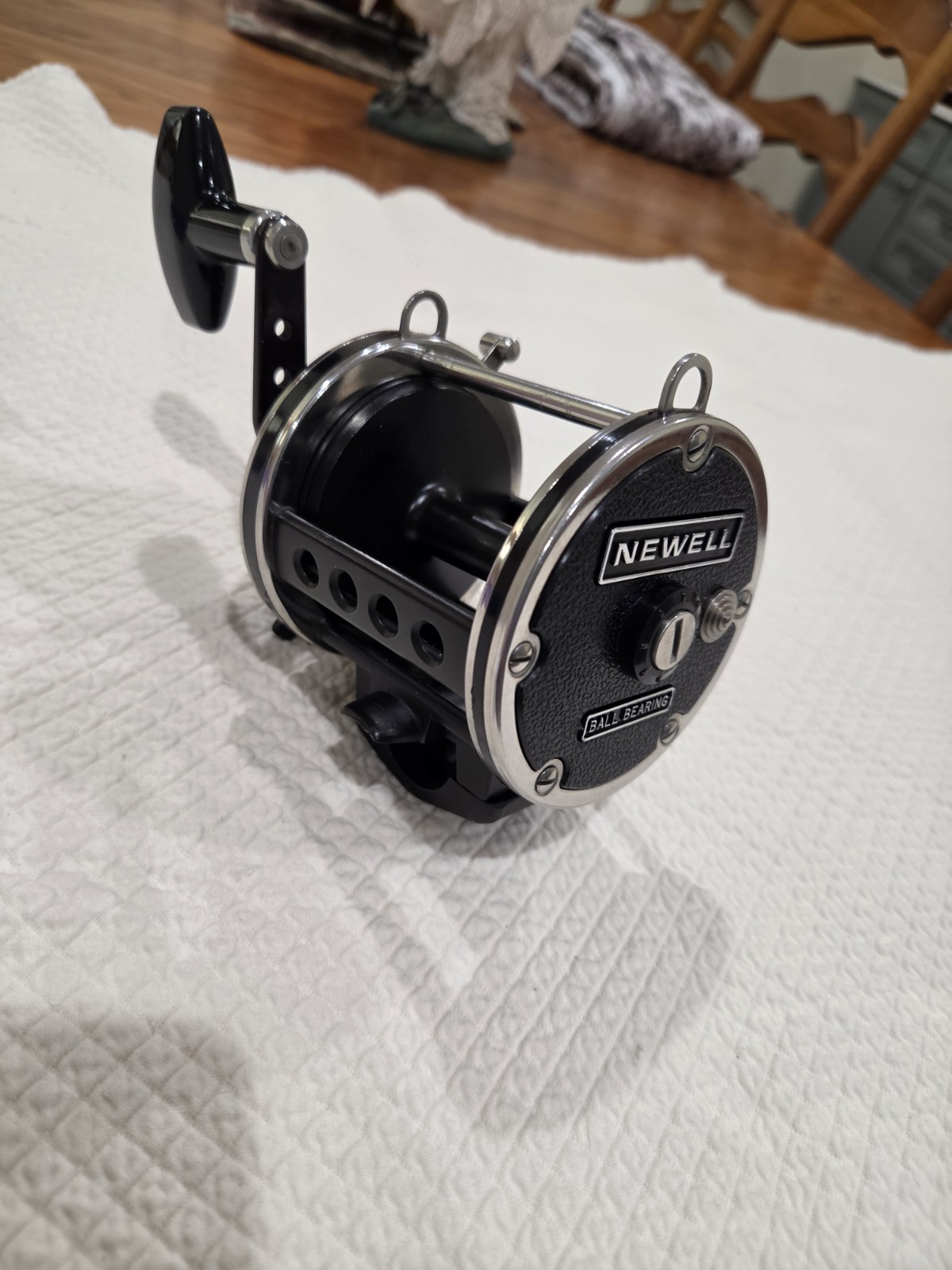 Newell P-447-F Conventional Reel 1BB Star Drag Right