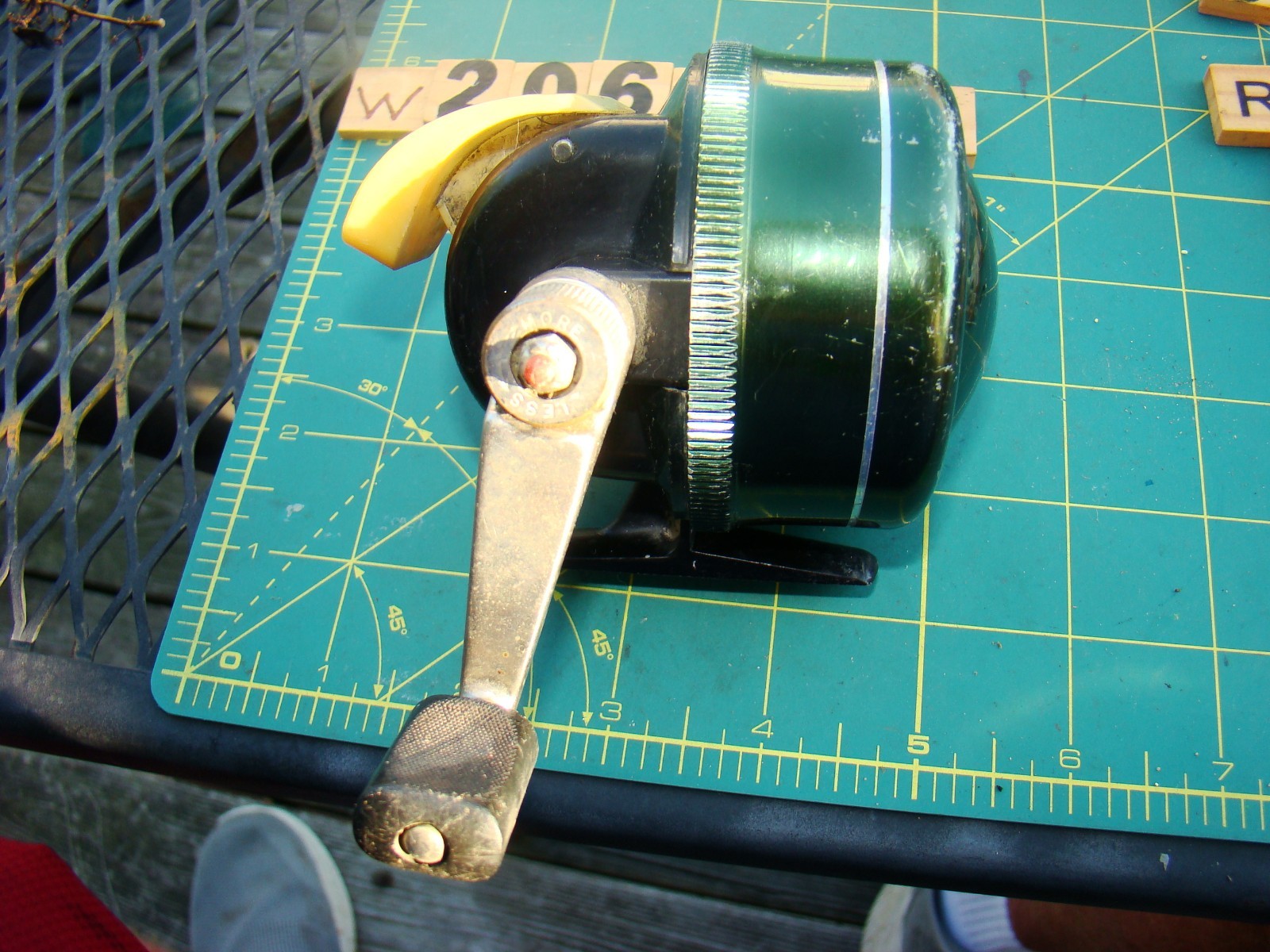 W2069 PR JOHNSON SABRA 130B HEAVY DUTY MADE IN USA FISHING REEL