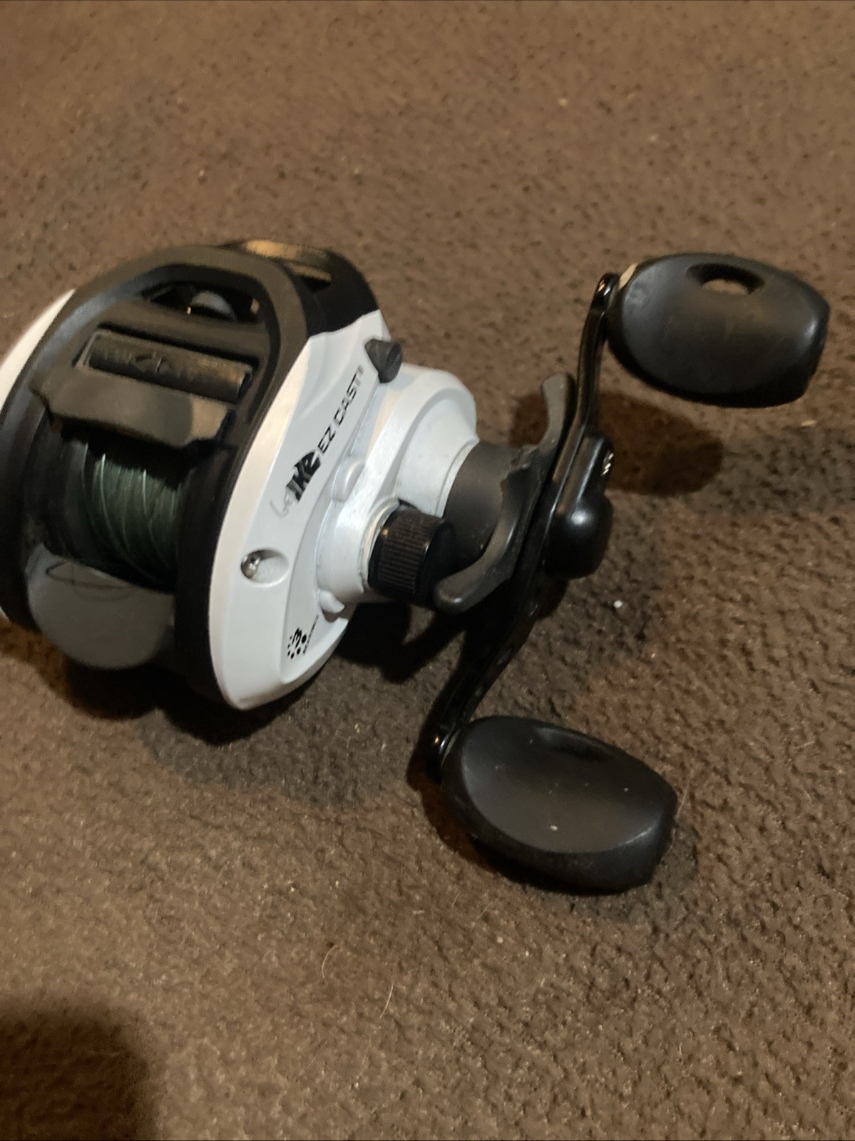 Abu Garcia Max X Baitcasting Reel 6.2:1 Gear Ratio EZ Cast Low Profile RH