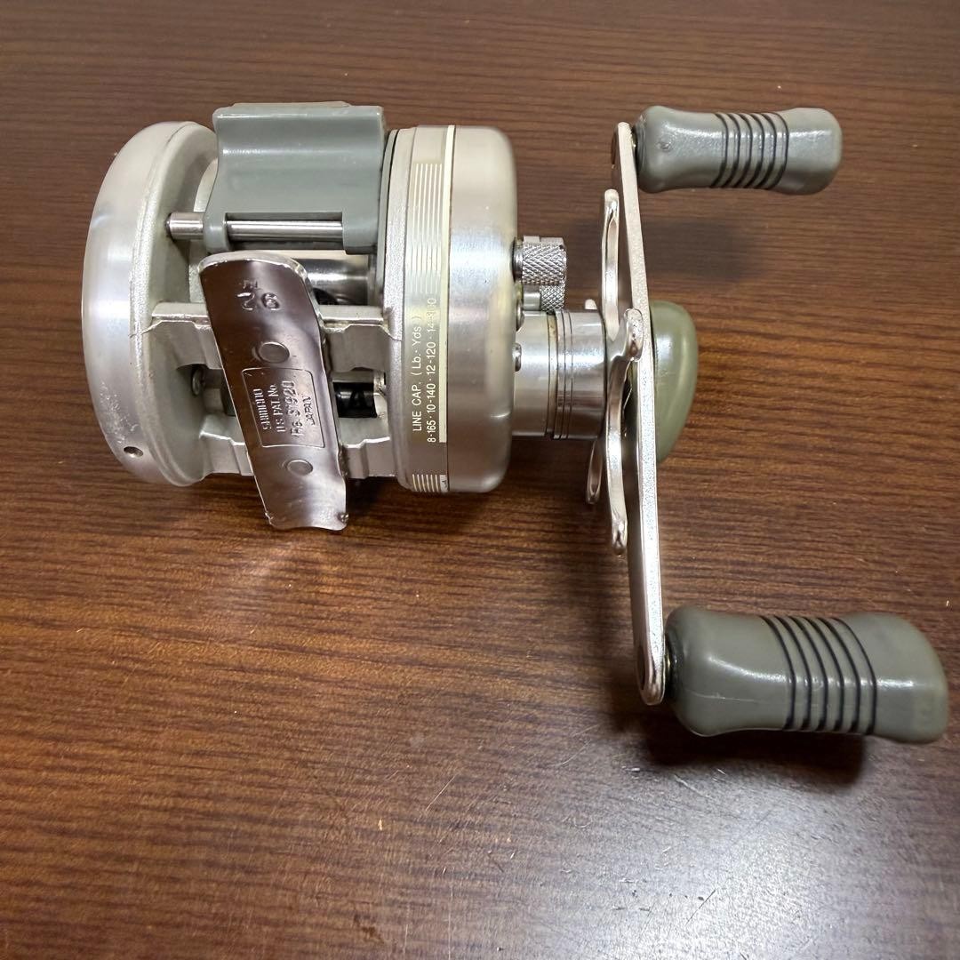 Shimano 92 Calcutta 100 Silver Baitcasting Reel Japan Used
