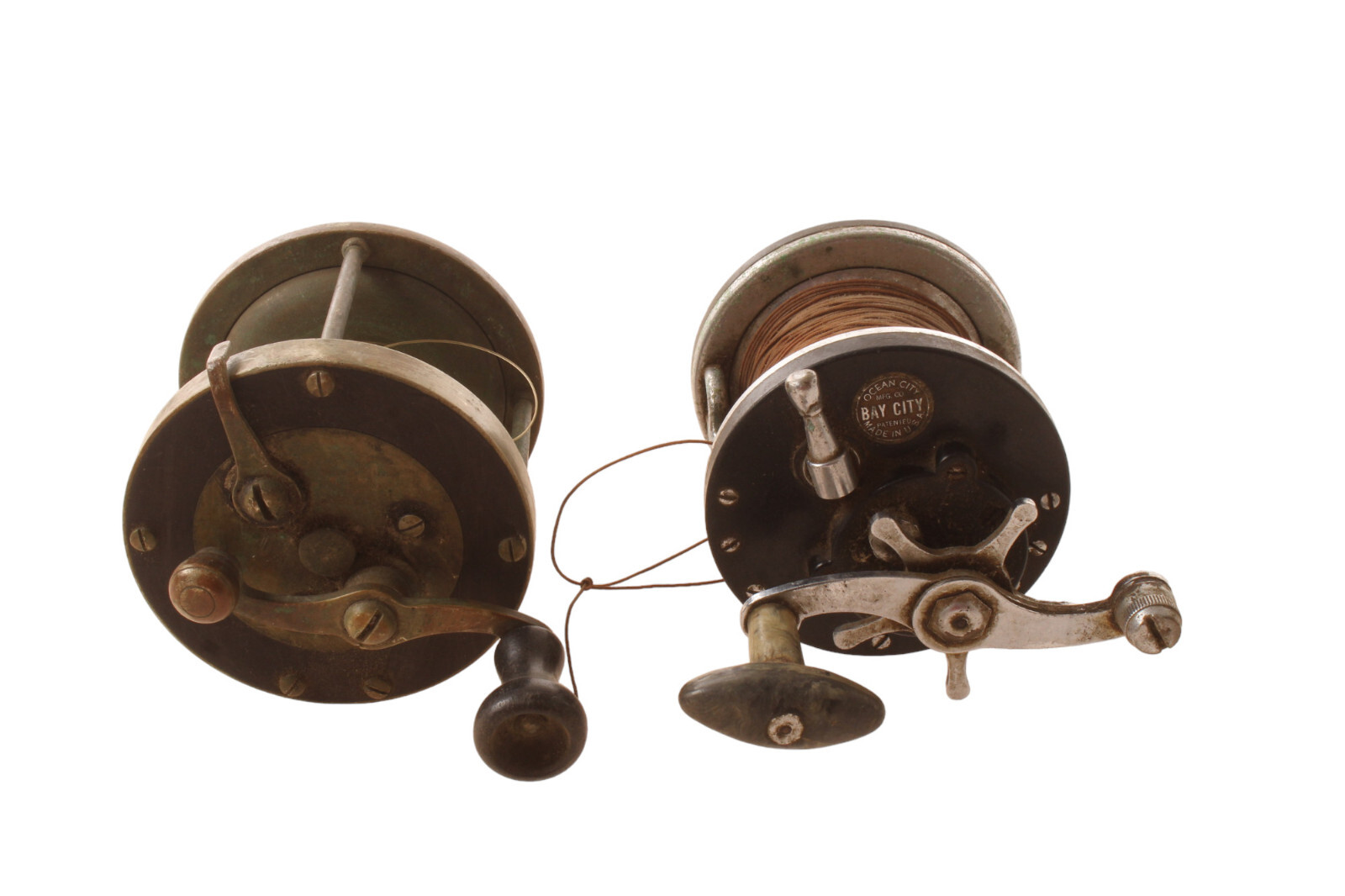 2 Vintage Fishing Reels Pfleuger Oceanic Surf Casting & Ocean City Bay City Reel
