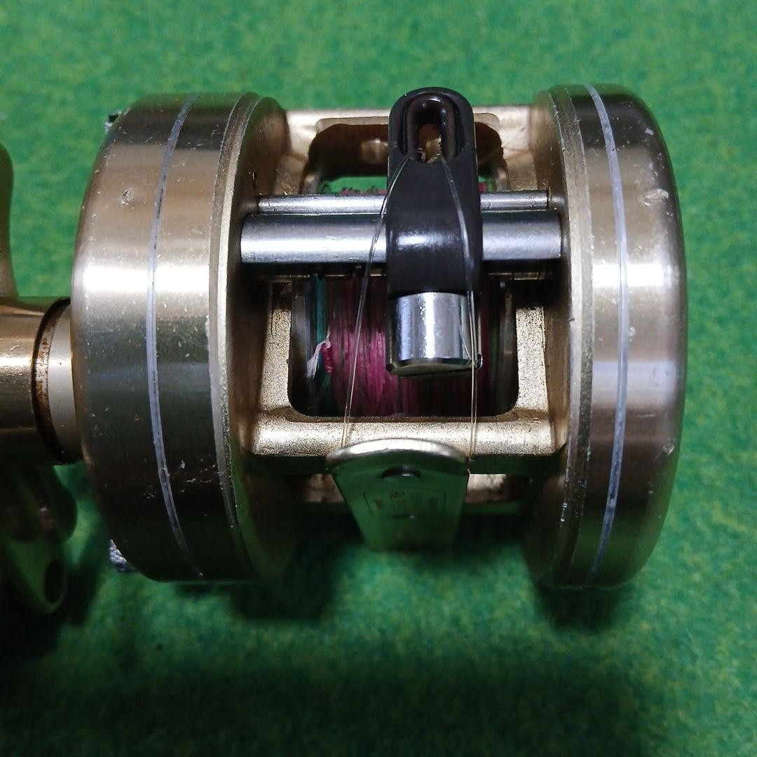 [Used] SHIMANO CALCUTTA 200XT Gold Double Handle Baitcasting Reel – From JAPAN