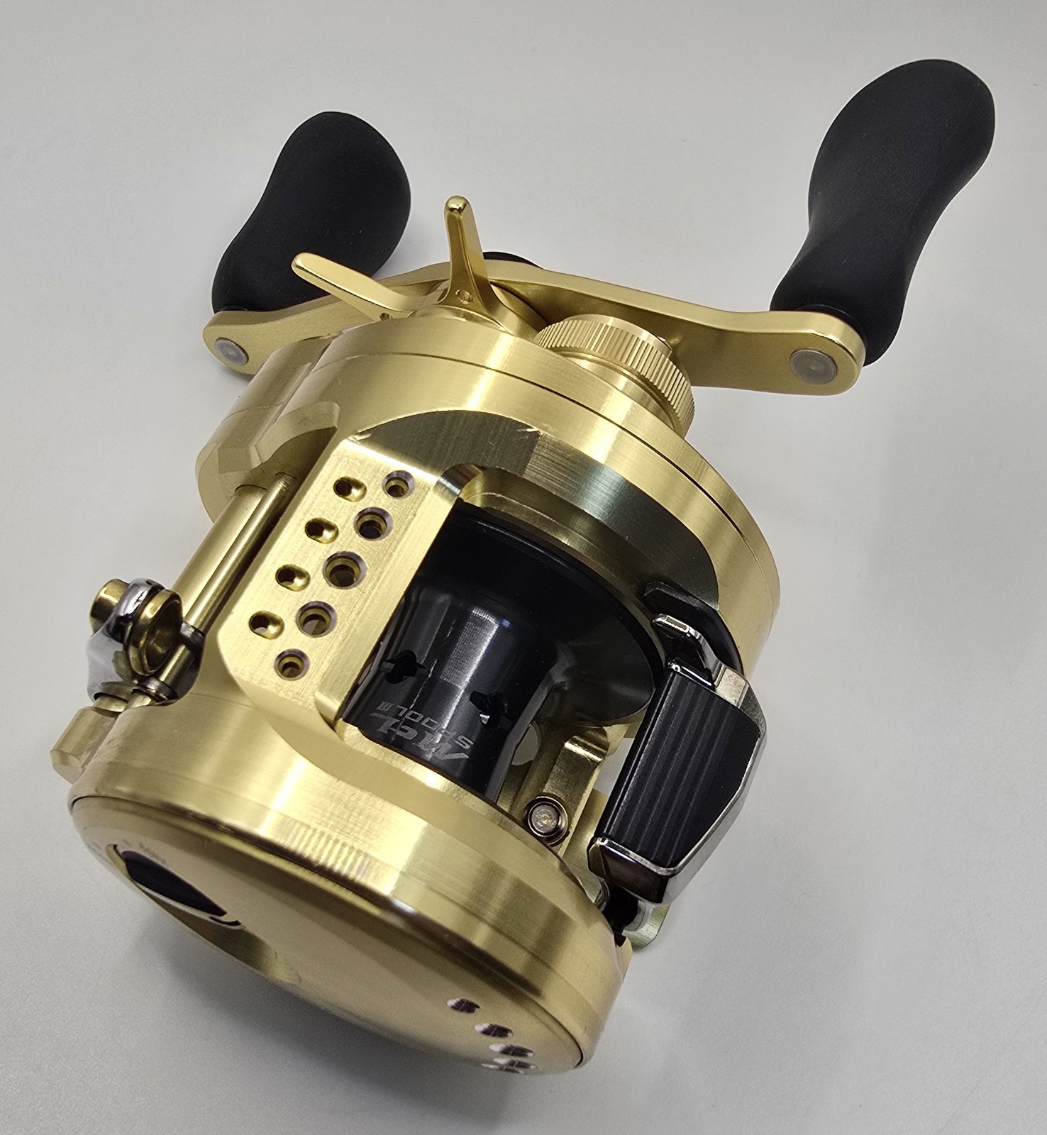 Shimano 21 Calcutta Conquest 200XG Right Baitcast Reel Boxed JDM Excellent