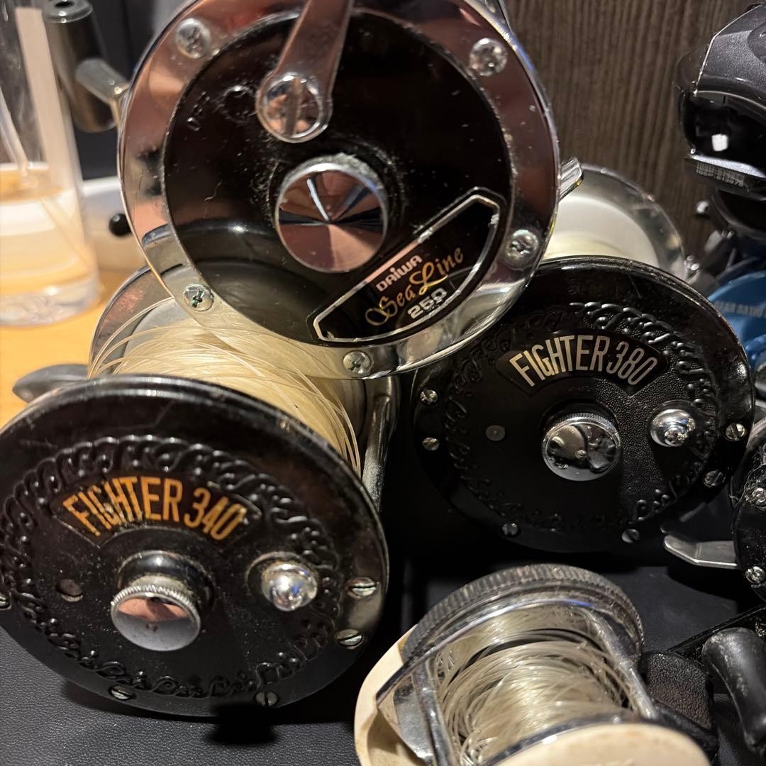 For Daiwa, assorted lot of 23 reels