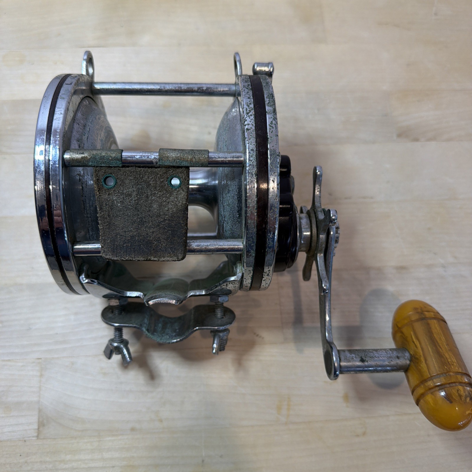 PENN Senator 114H 6/0 Made in USA With Rod Clamp Good Condition Vintage