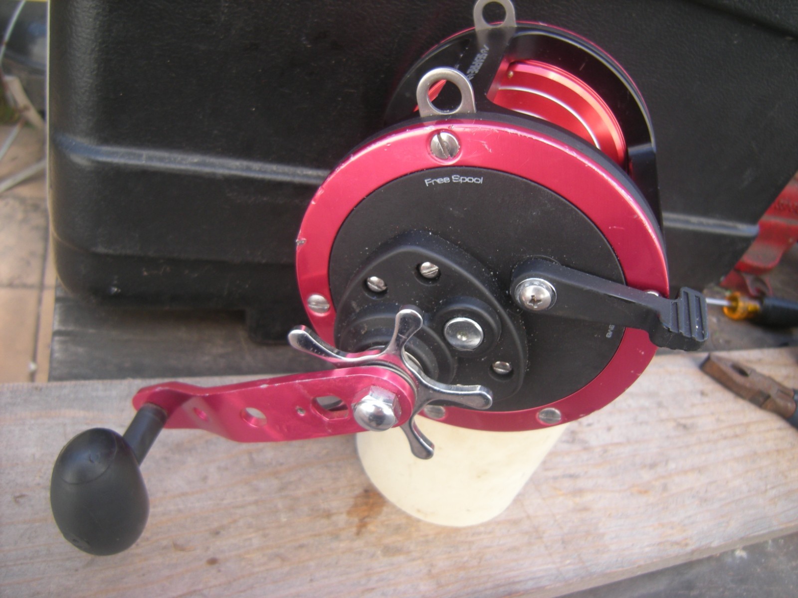 Offshore Angler Seafire Conventional Reel SF 9/0. Red Gear Ratio 2.8:1