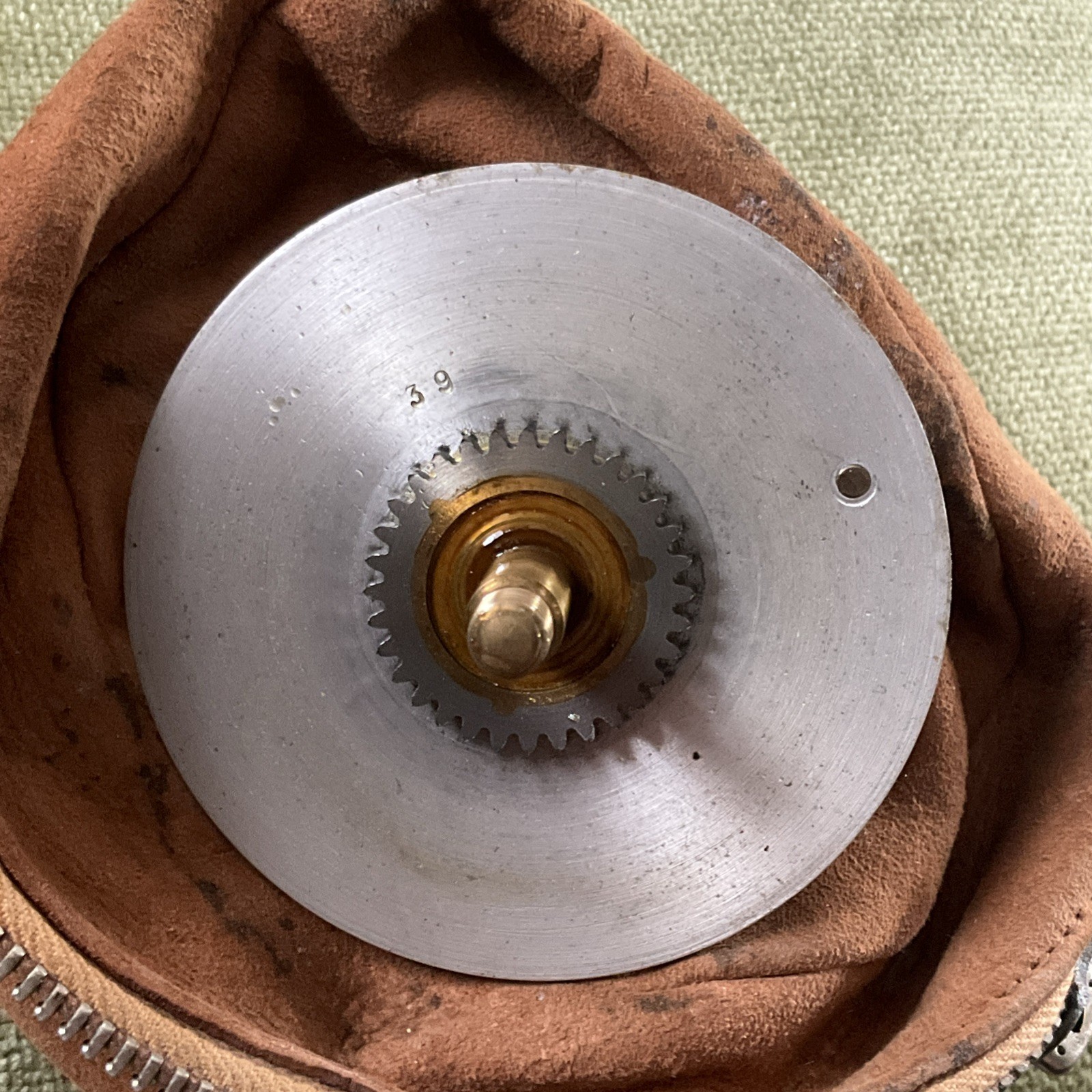 A VINTAGE HARDY PERFECT 3 1/8″ TROUT FISHING REEL, AGATE LINEGUIDE.