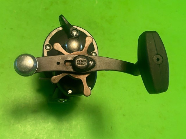 PENN 525 MAG MAGNETIC CAST CONTROL CONVENTIONAL FISHING REEL GREAT FREE SPOOL