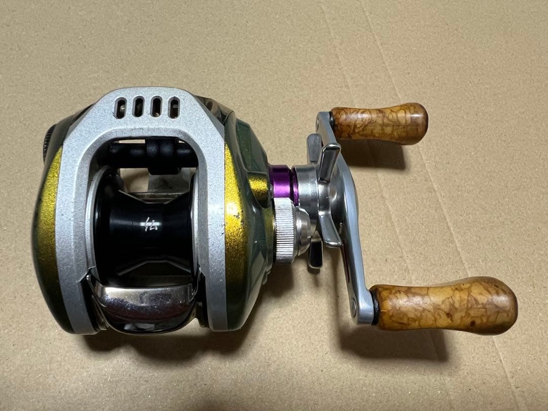 Daiwa TD-Ito 103M Megabass Fishing Reel Limited Edition Used Condition