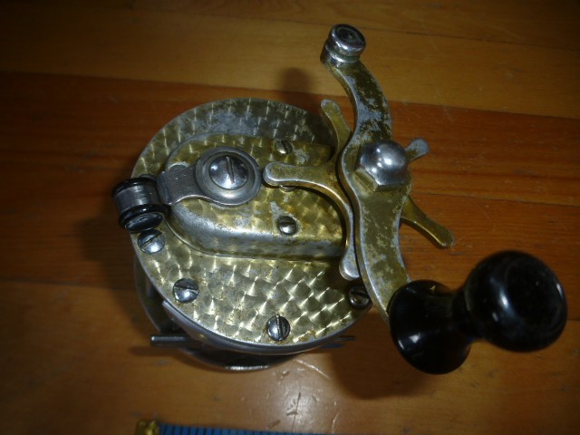 Vintage fishing reel Featherwate, San Francisco, New York, wood knob, good fish