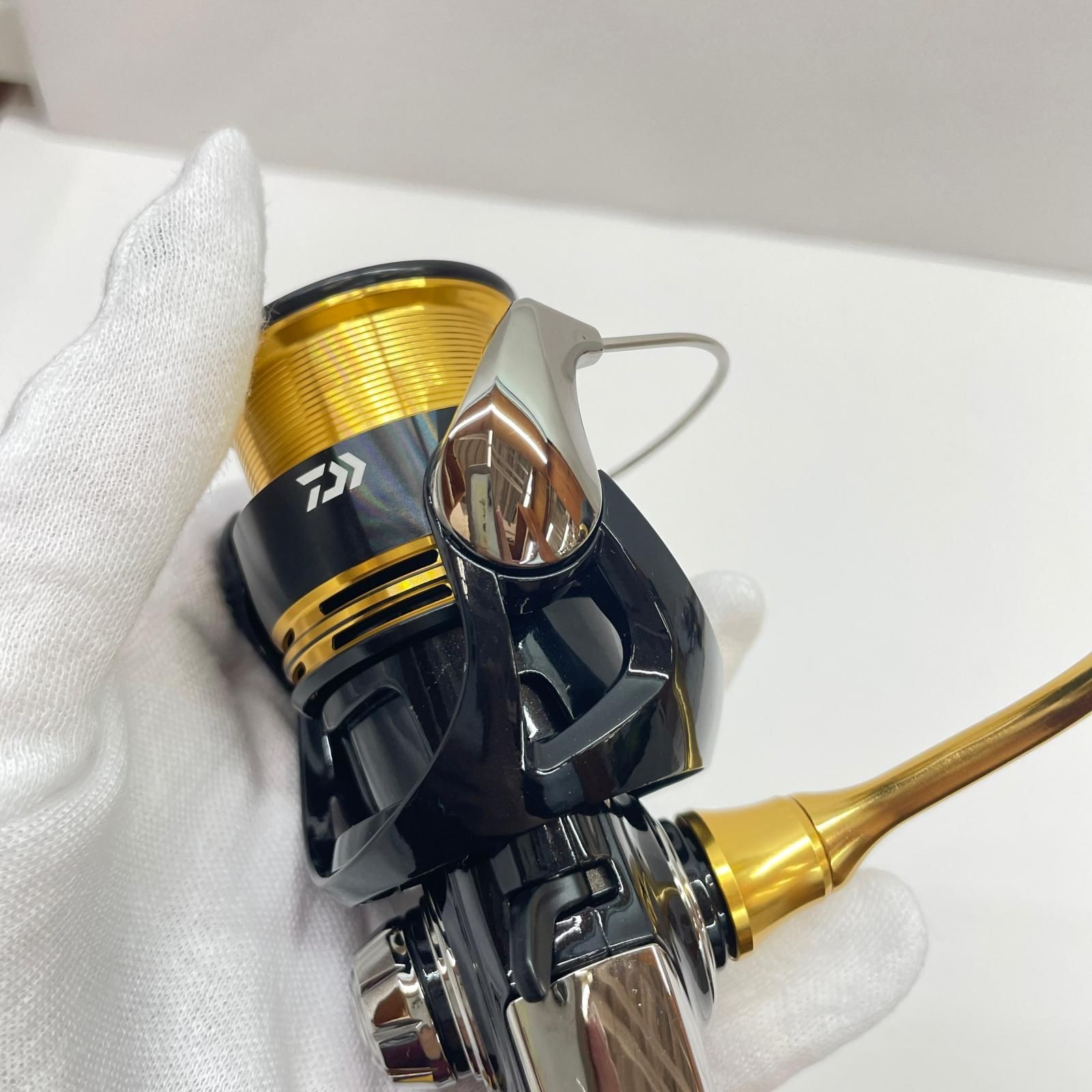 Daiwa Regalis LT2000S-P Spinning Reel Used