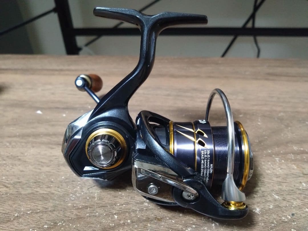 Cardia FC LT2000S-H Spinning Reel Used with Wooden Handle and Bearings